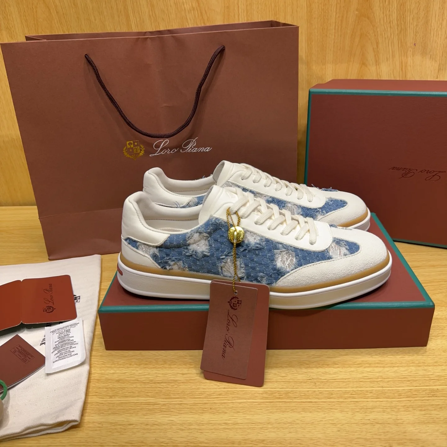 Women's Sneakers LORO PIANA 18263654