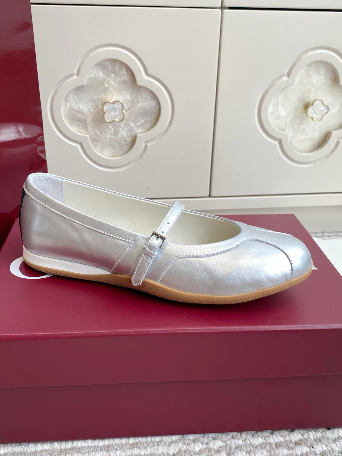 Women's Ballet Flats GUCCI 17525733