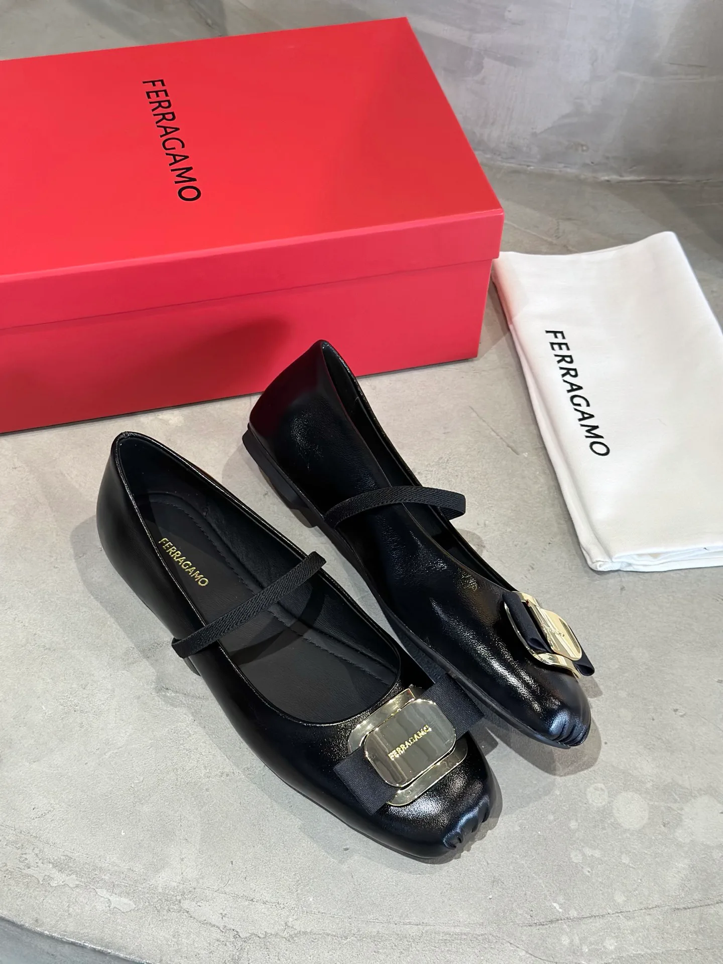 Women's Ballet Flats SALVATORE FERRAGAMO 16891076