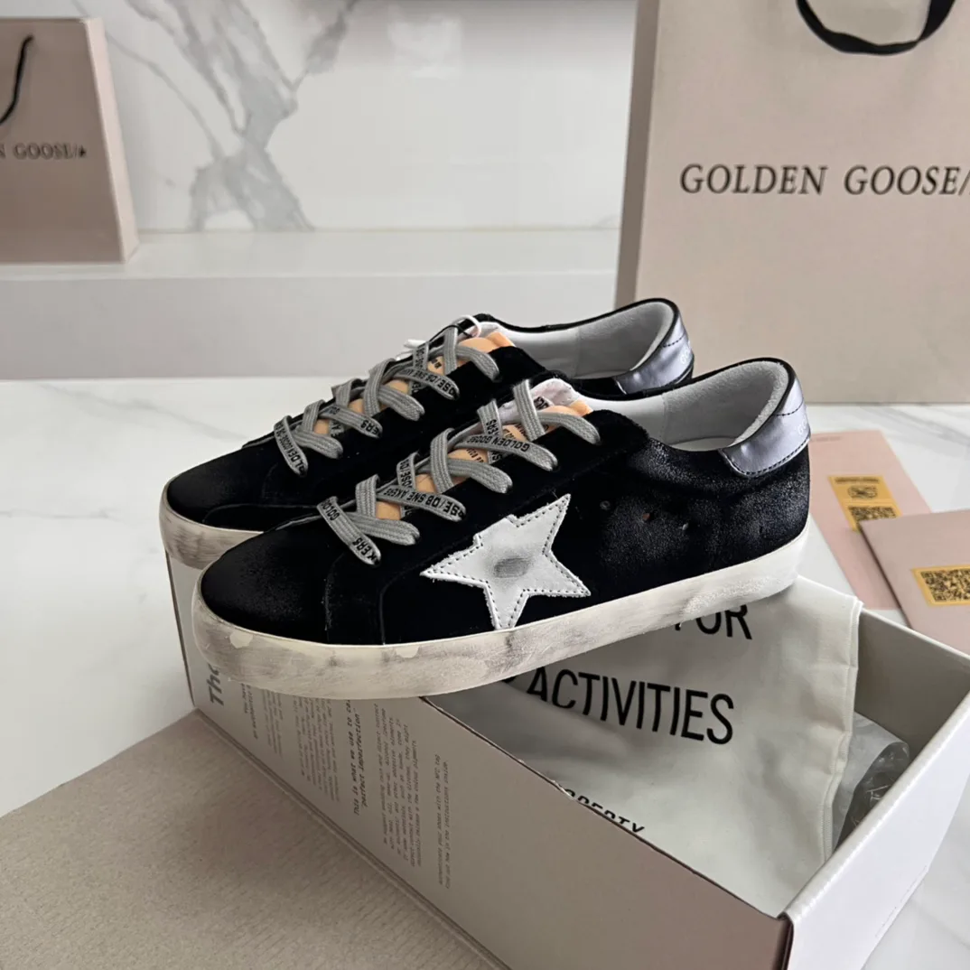 Women's Sneakers GOLDEN GOOSE 16995656