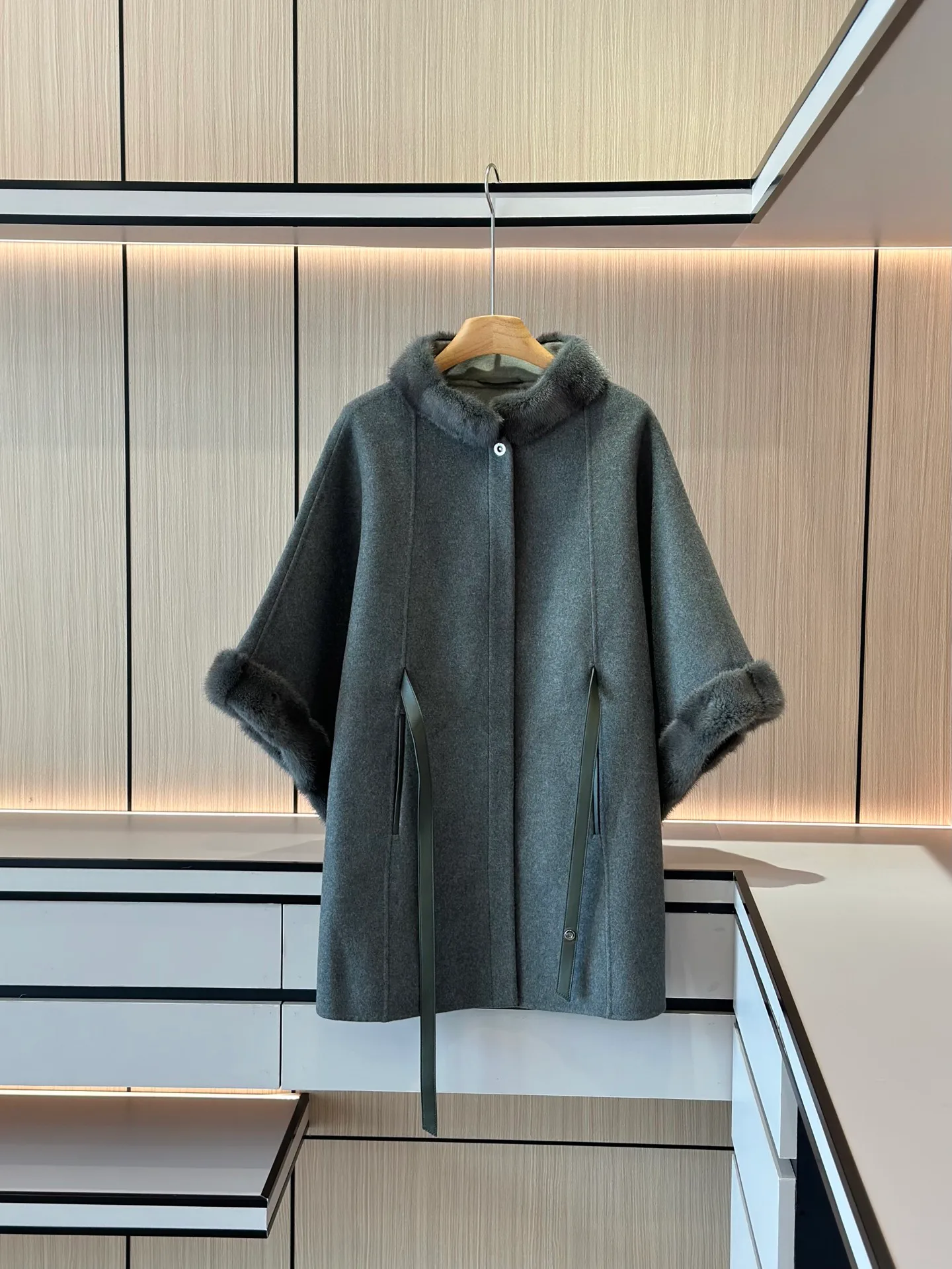 Women's Coats LORO PIANA 18197606