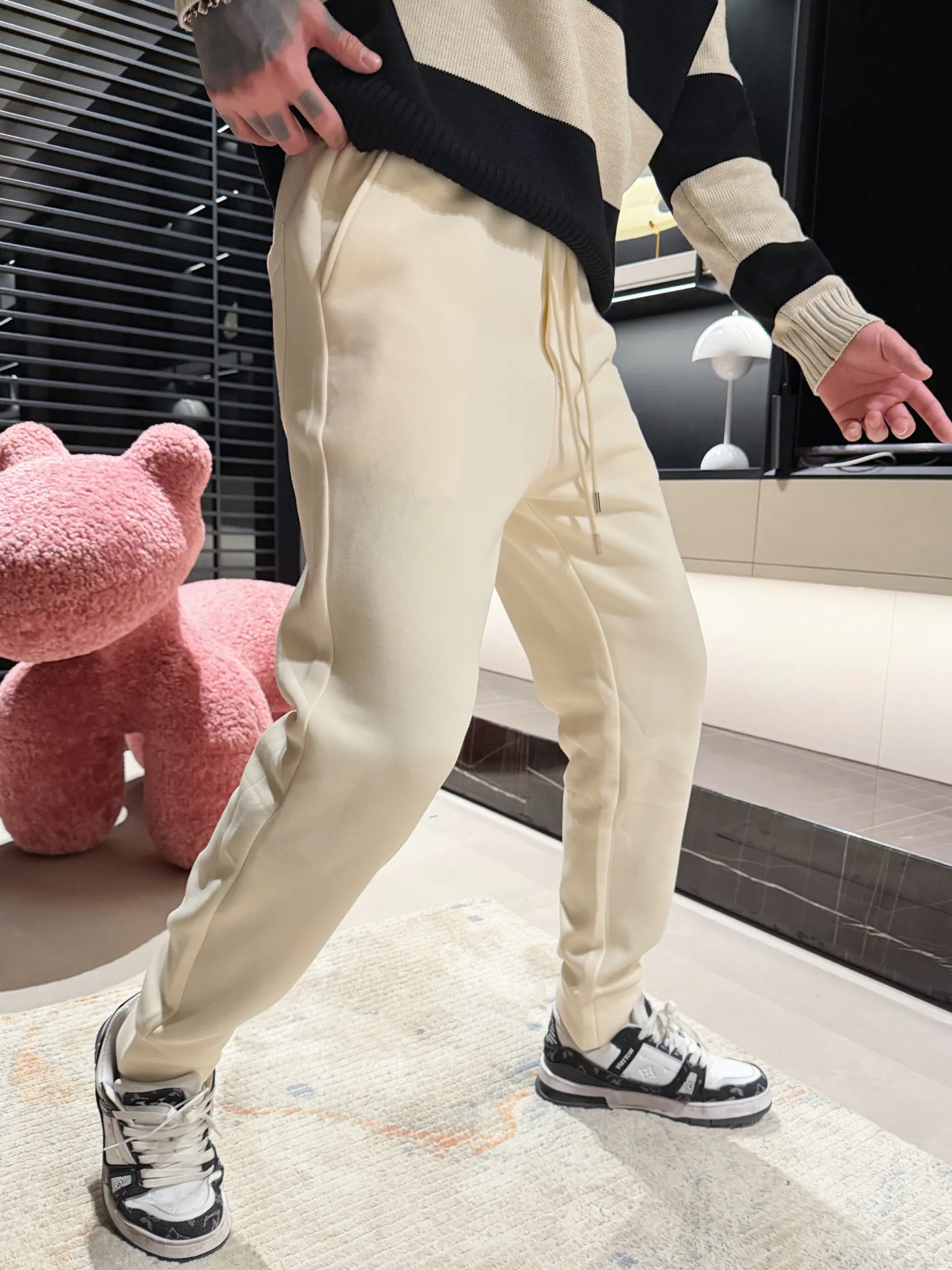 Men's Trousers BURBERRY 18499700