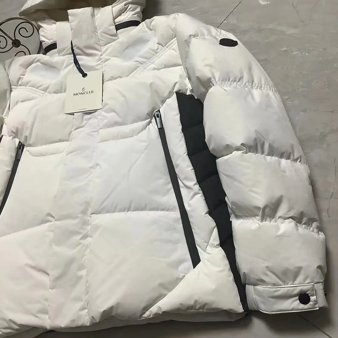 Women's Jackets And Down Jackets MONCLER 18111470