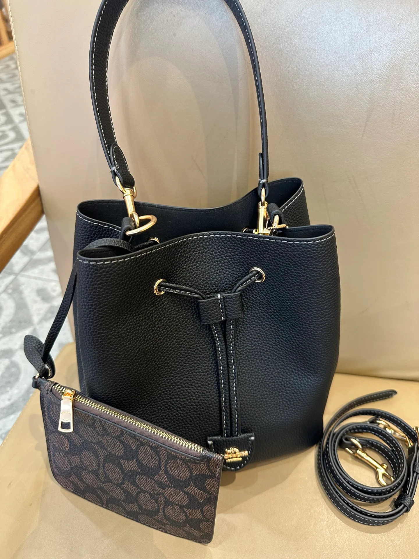 Women's Classic Handbags COACH 17961502