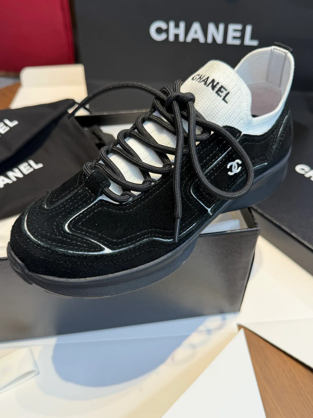 Women's Sneakers CHANEL 18067107