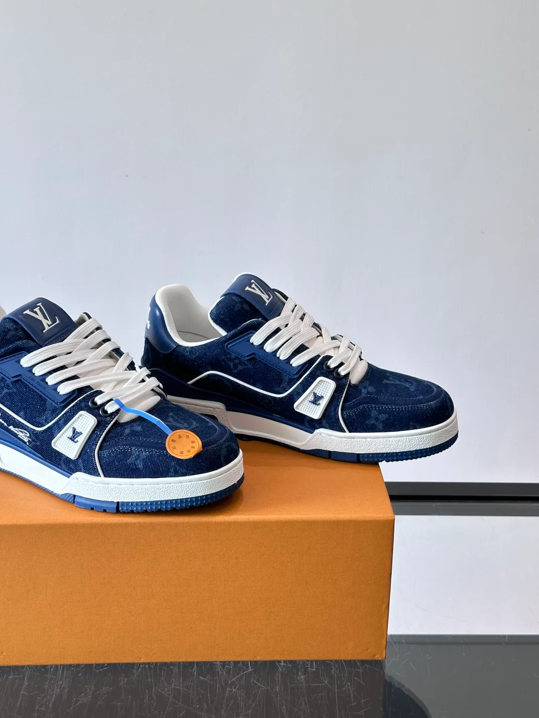 Men's Sneakers LOUIS VUITTON 18321740