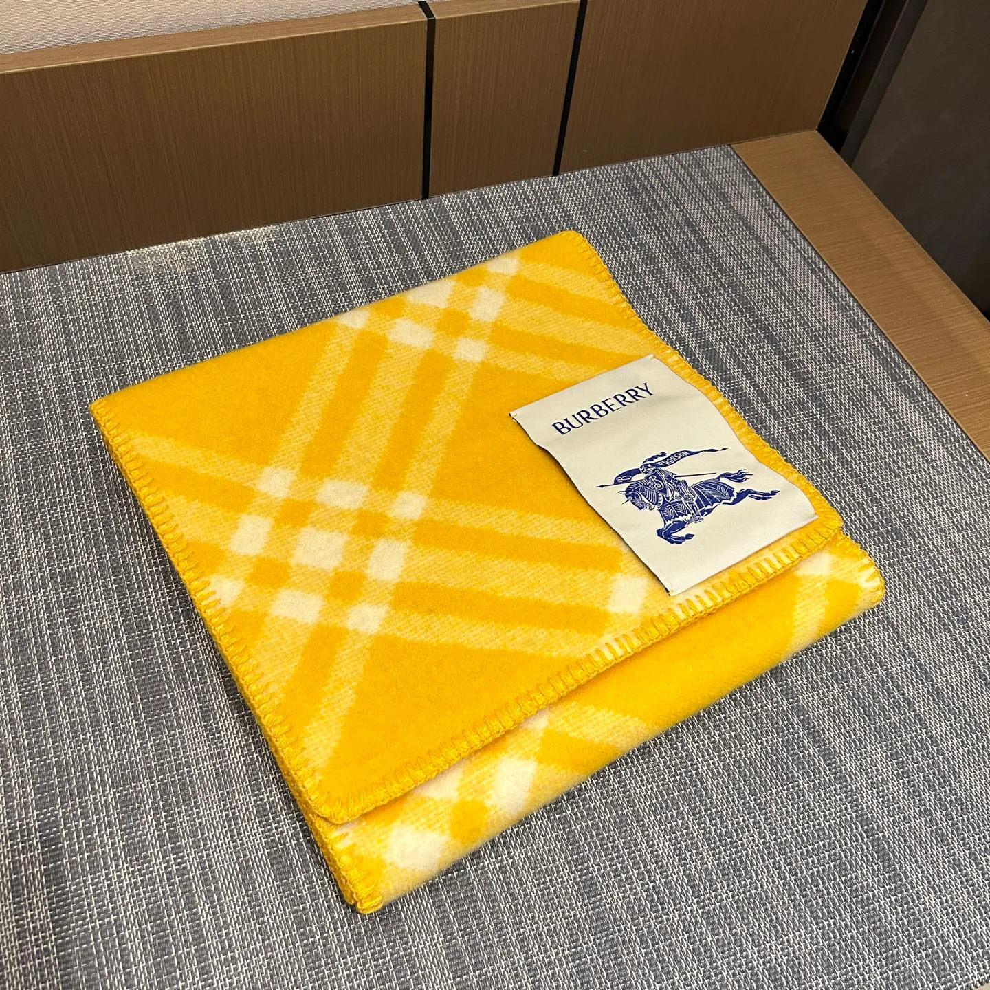 Scarves BURBERRY 18507371