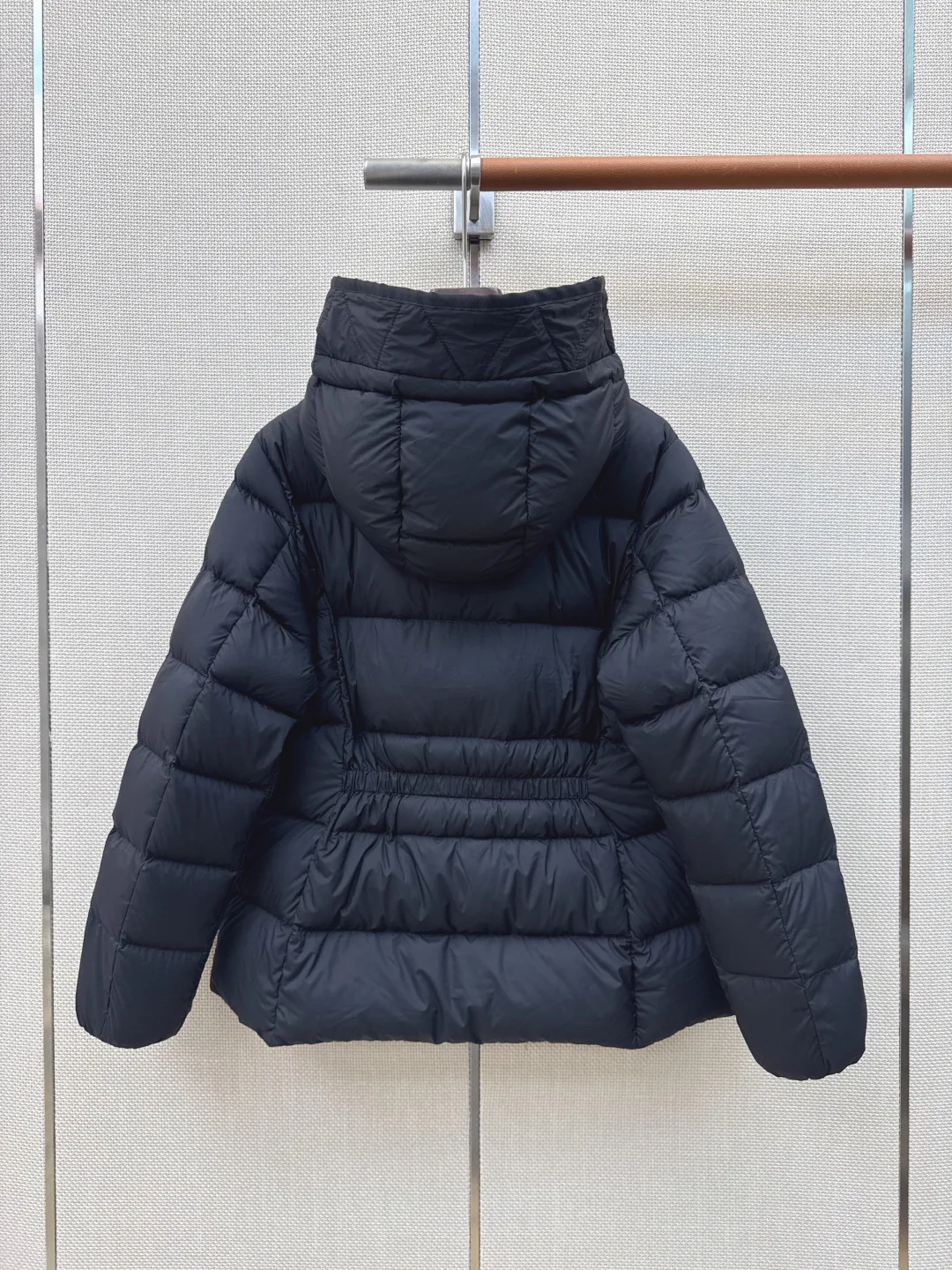 Women's Jackets And Down Jackets MONCLER 18225561