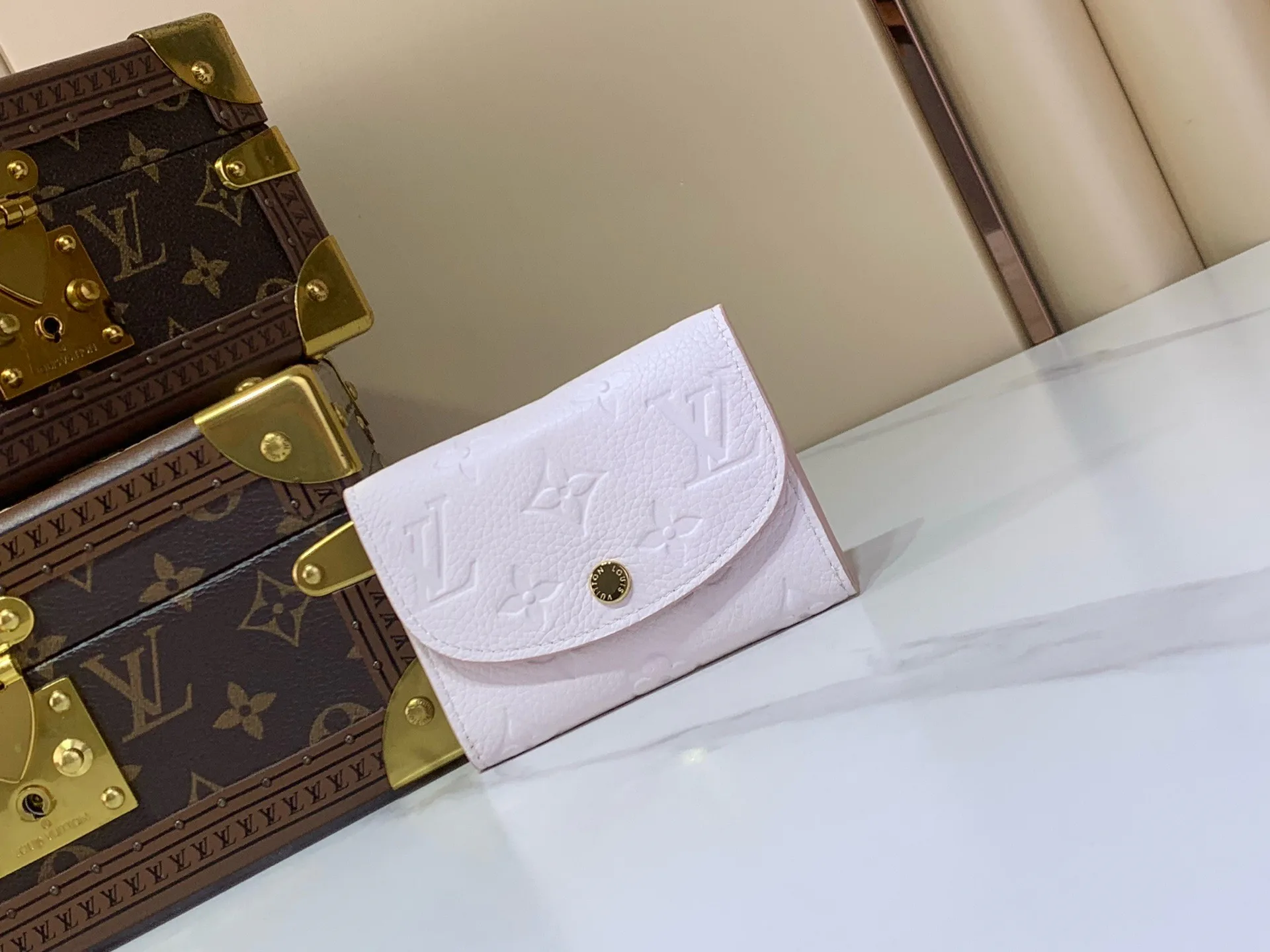 Women's Clutches LOUIS VUITTON 17499373