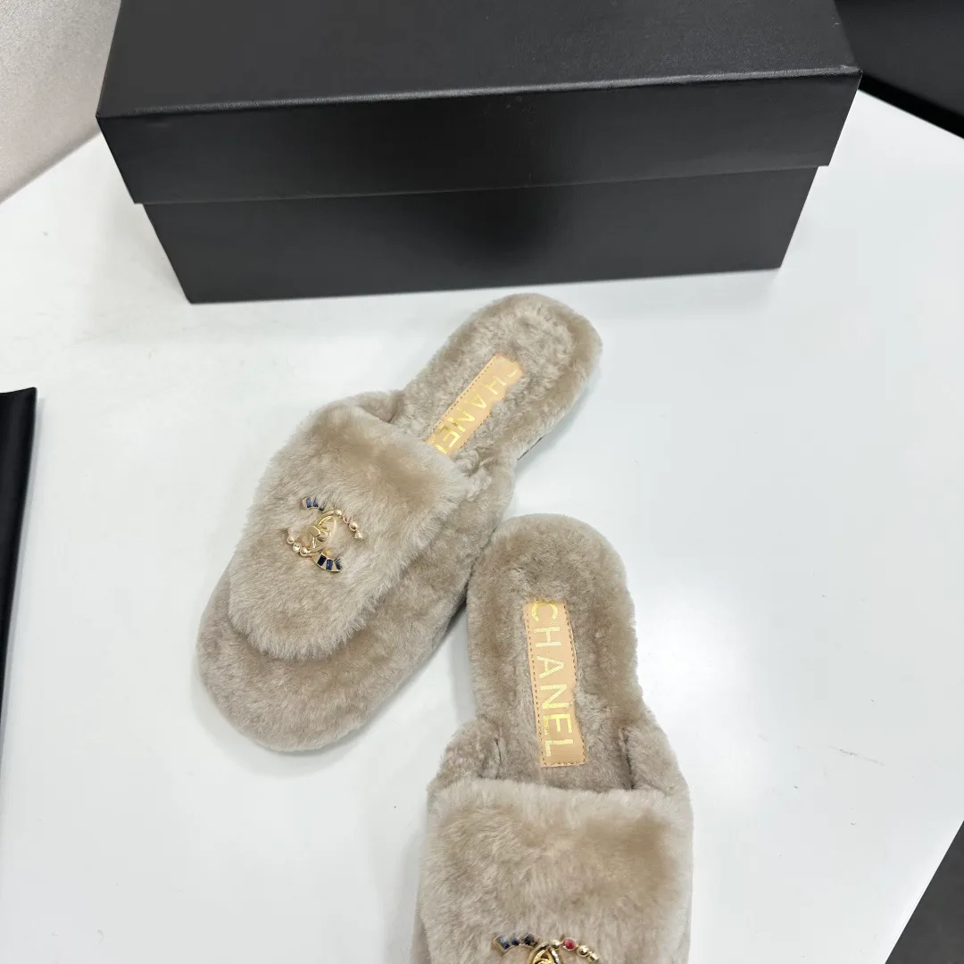 Women's Slippers CHANEL 18436110
