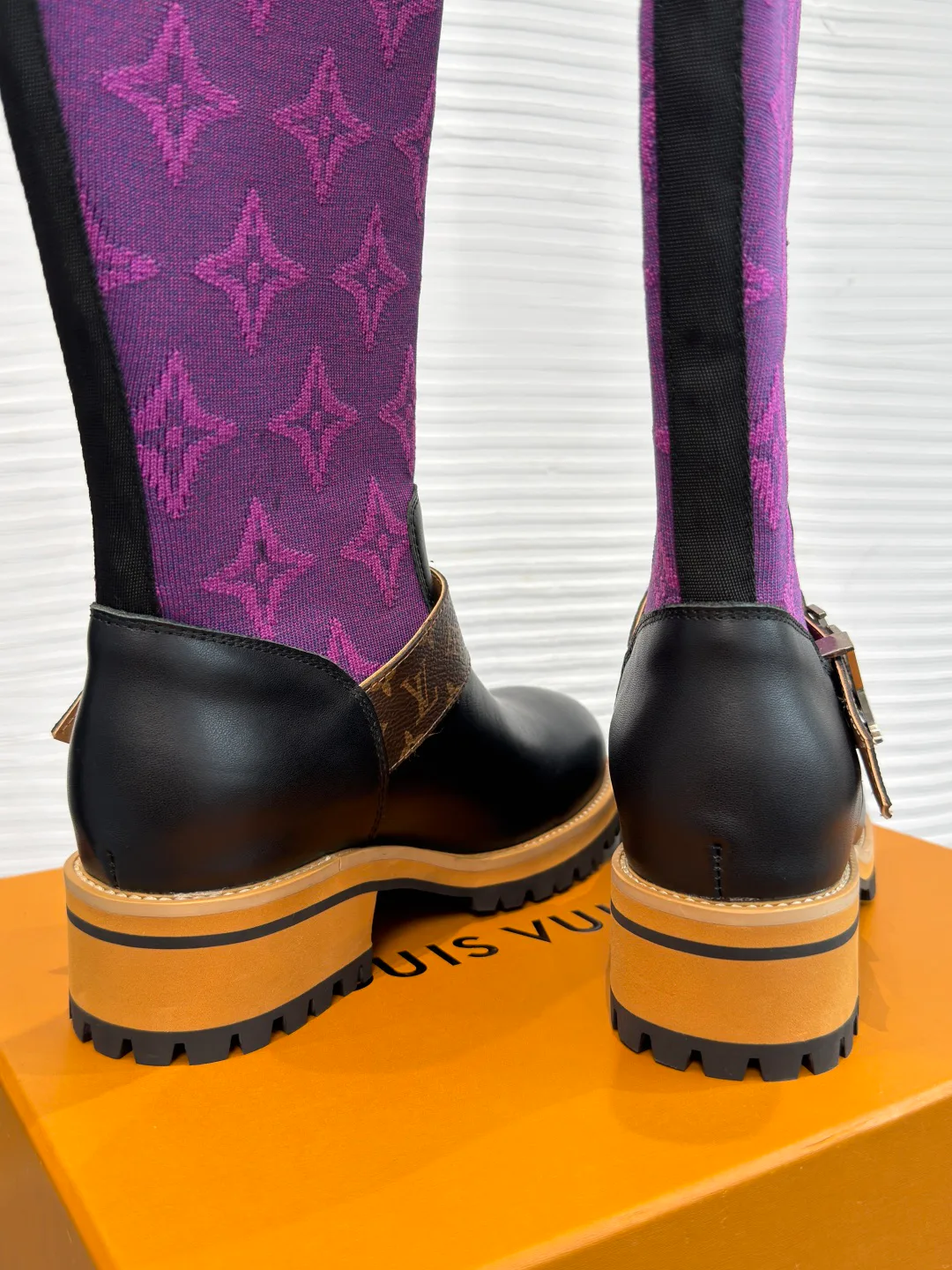 Women's Boots LOUIS VUITTON 18252052
