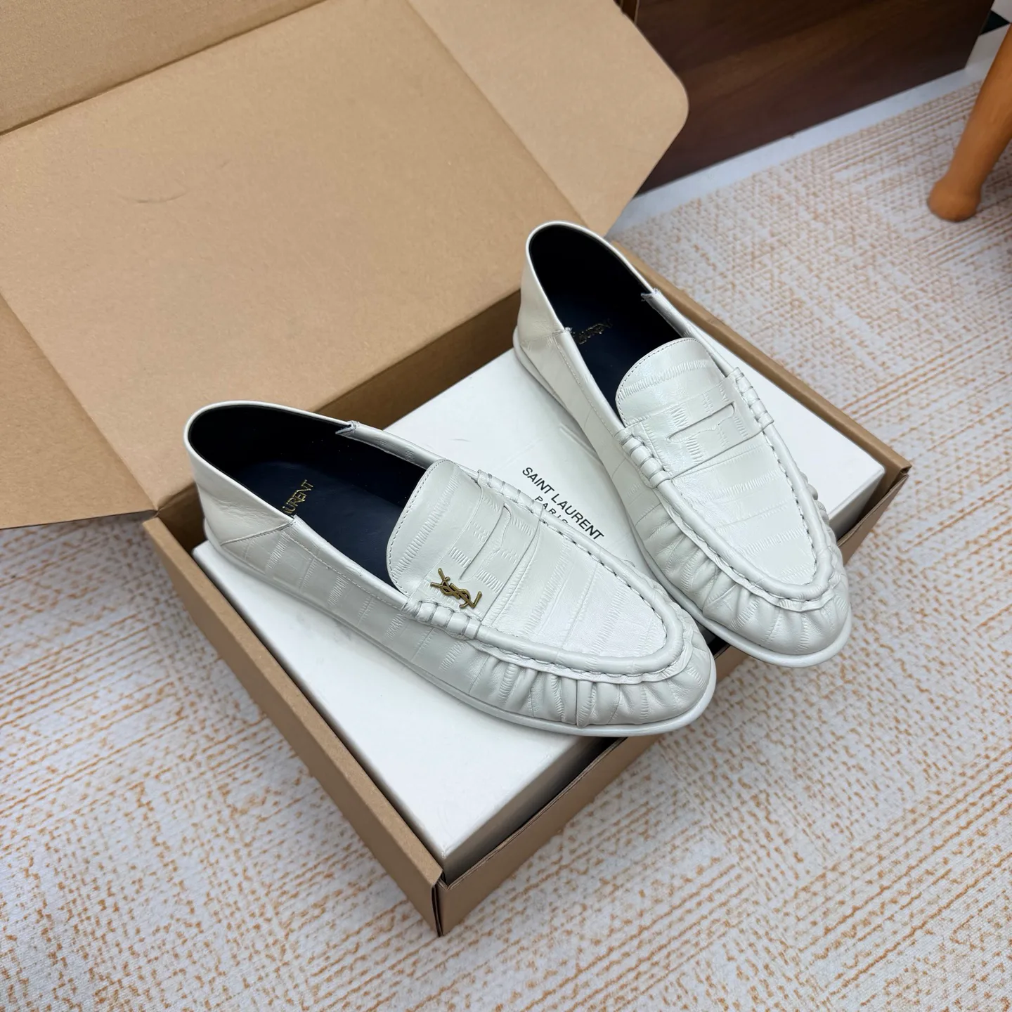 Women's Loafers And Moccasins SAINT LAURENT 18104170