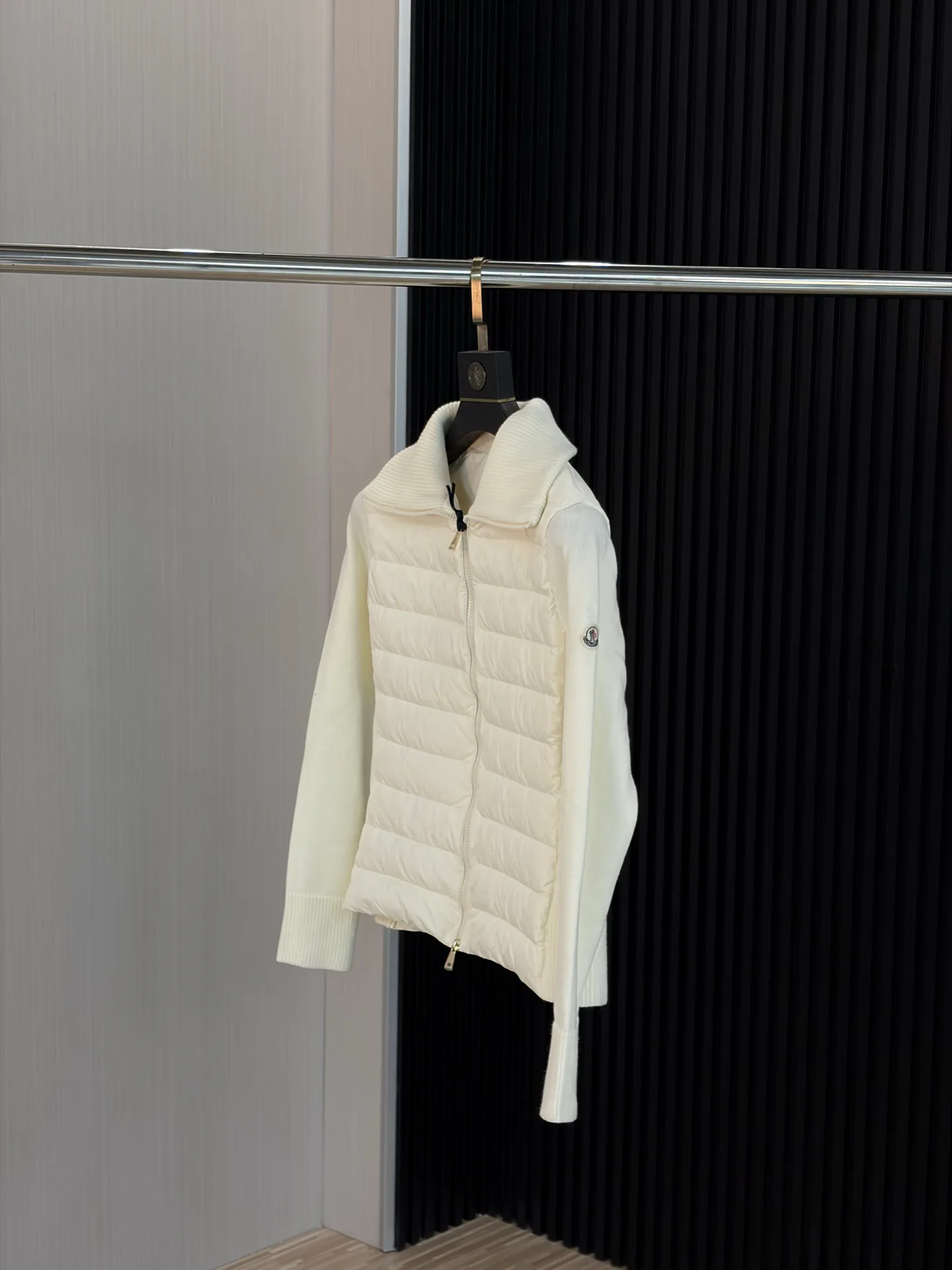 Куртки И Пуховики Женские Moncler 18600017