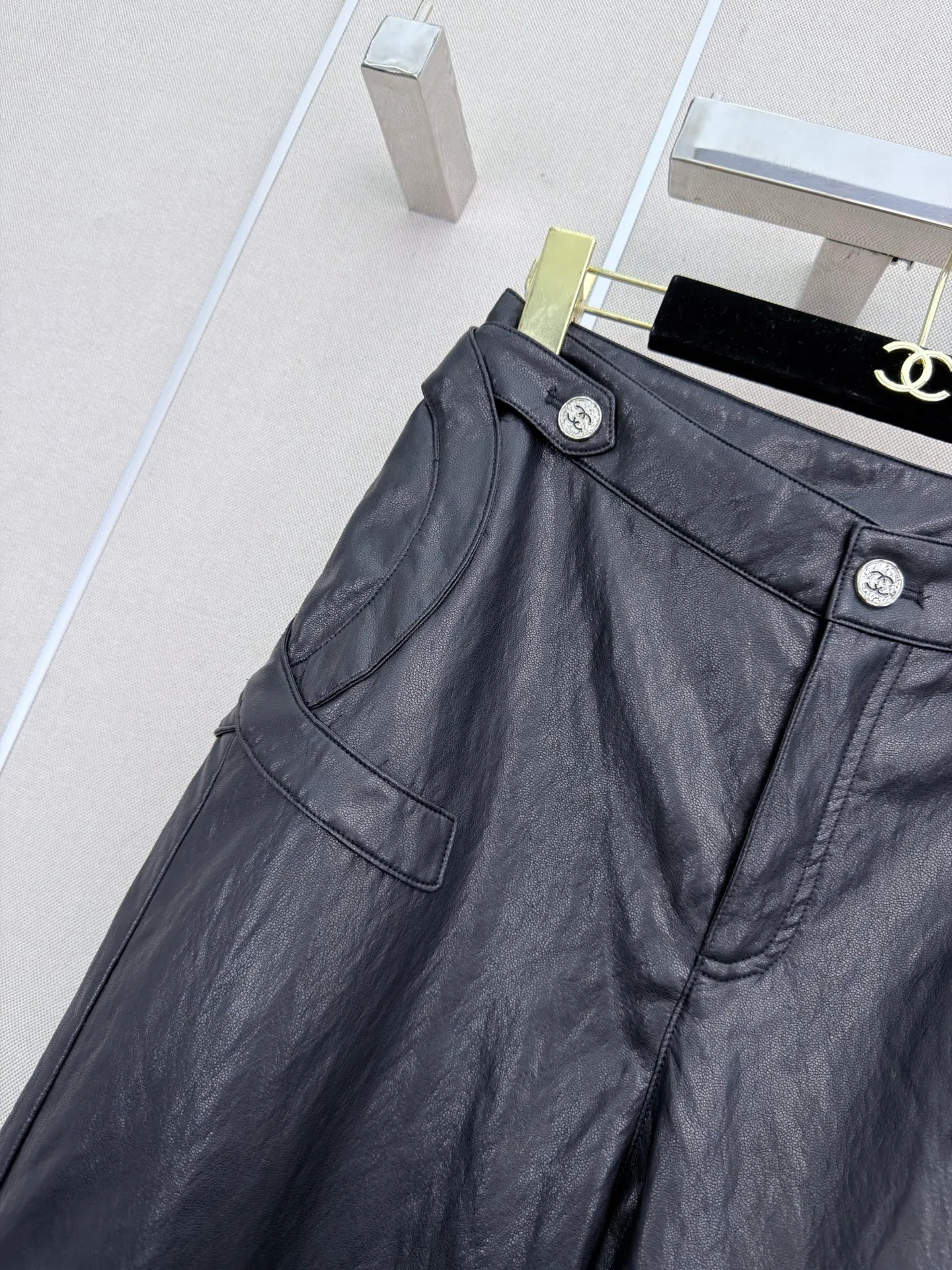 Women's Trousers CHANEL 18094323
