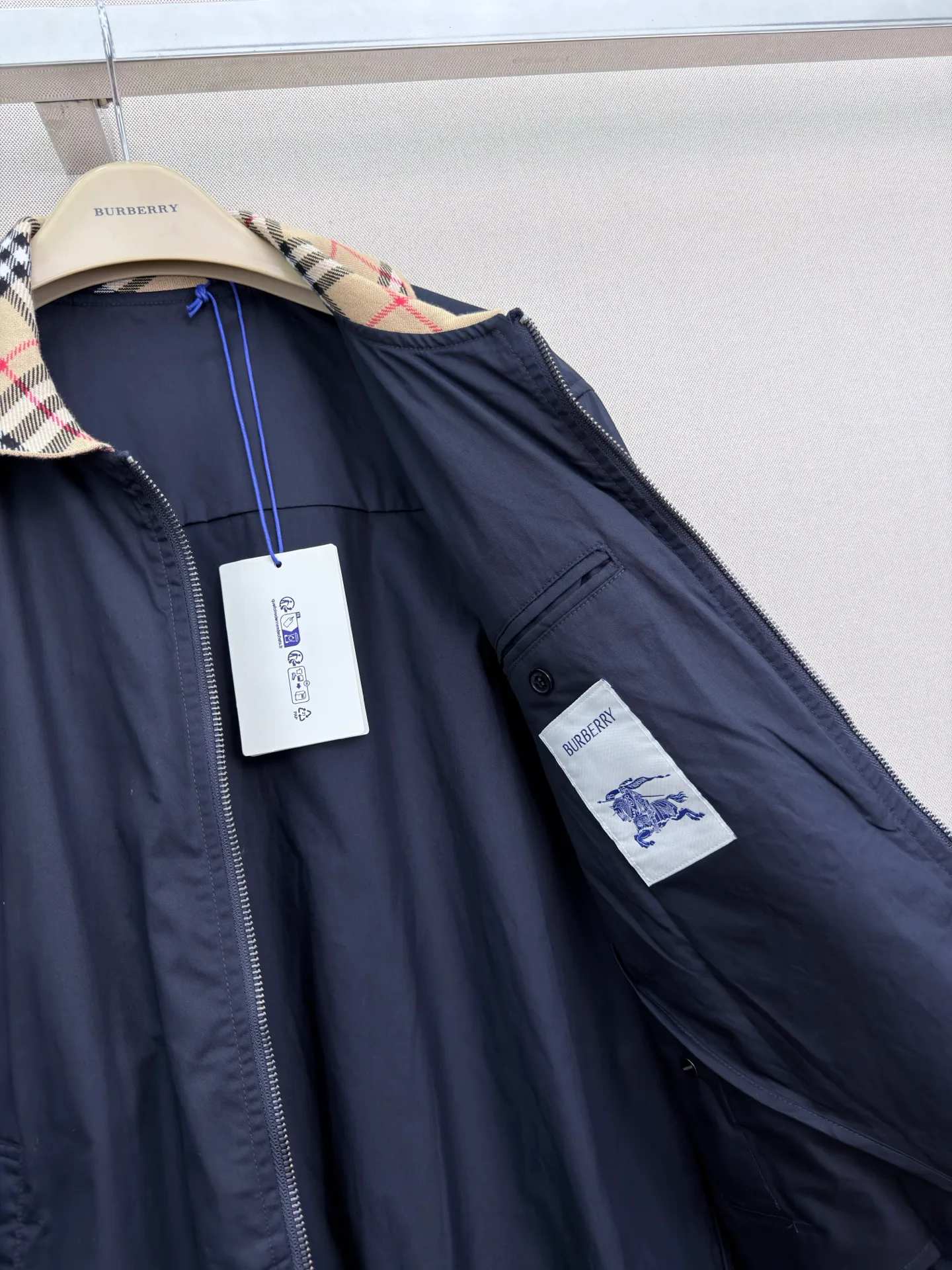 Women's Jackets And Down Jackets BURBERRY 17893584