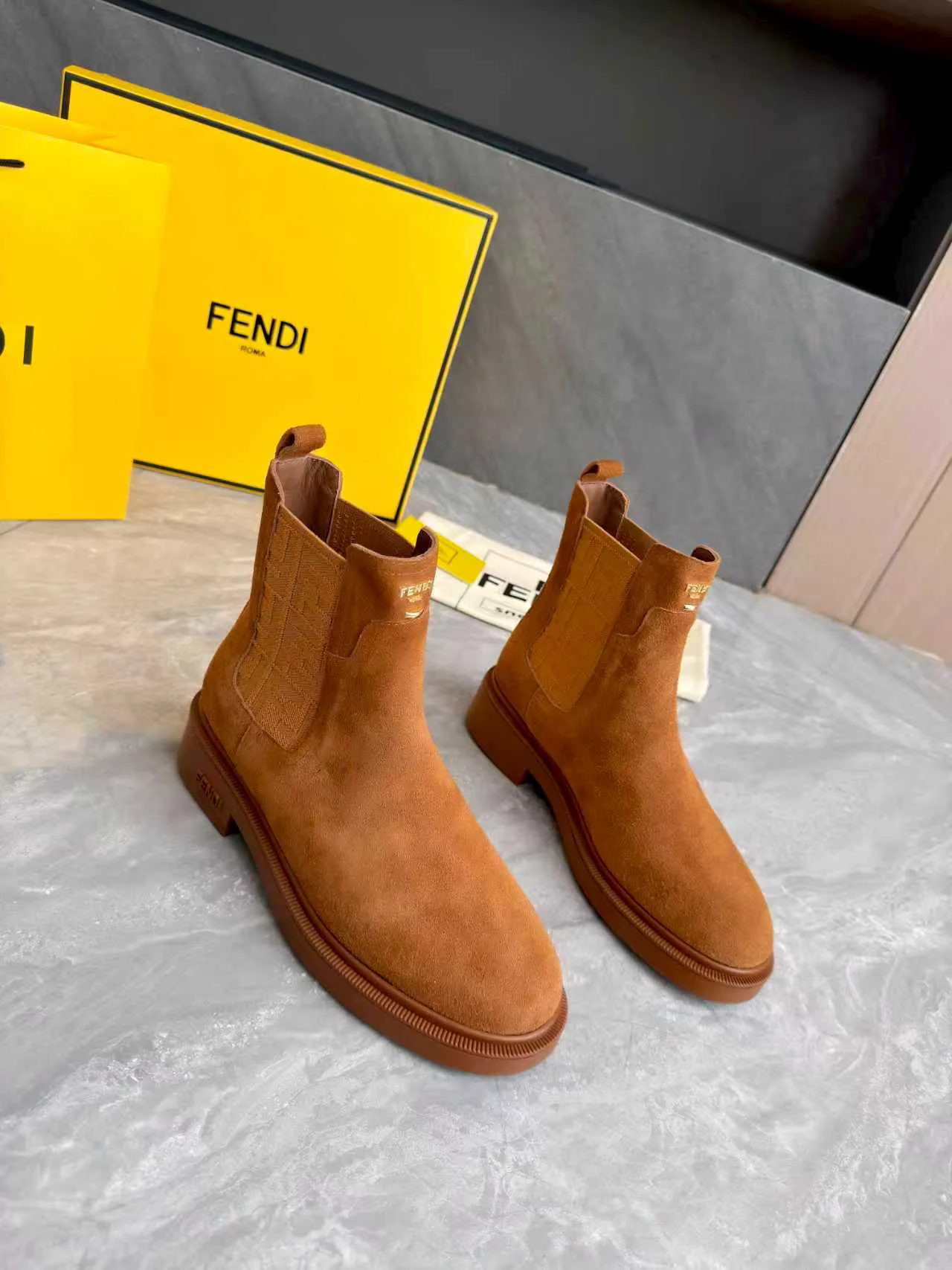 Women's Ankle Boots FENDI 18104331