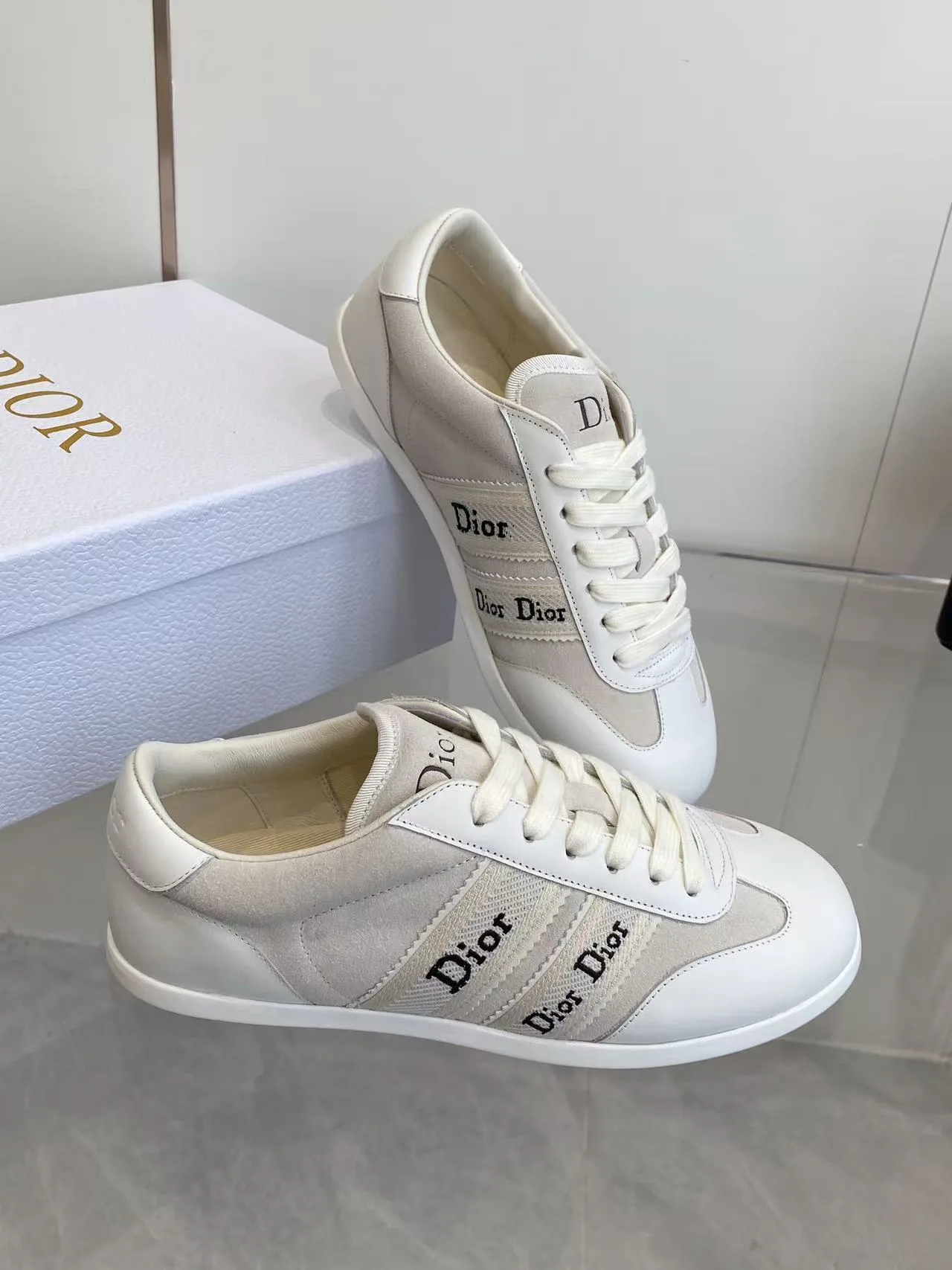 Women's Sneakers CHRISTIAN DIOR 17797770