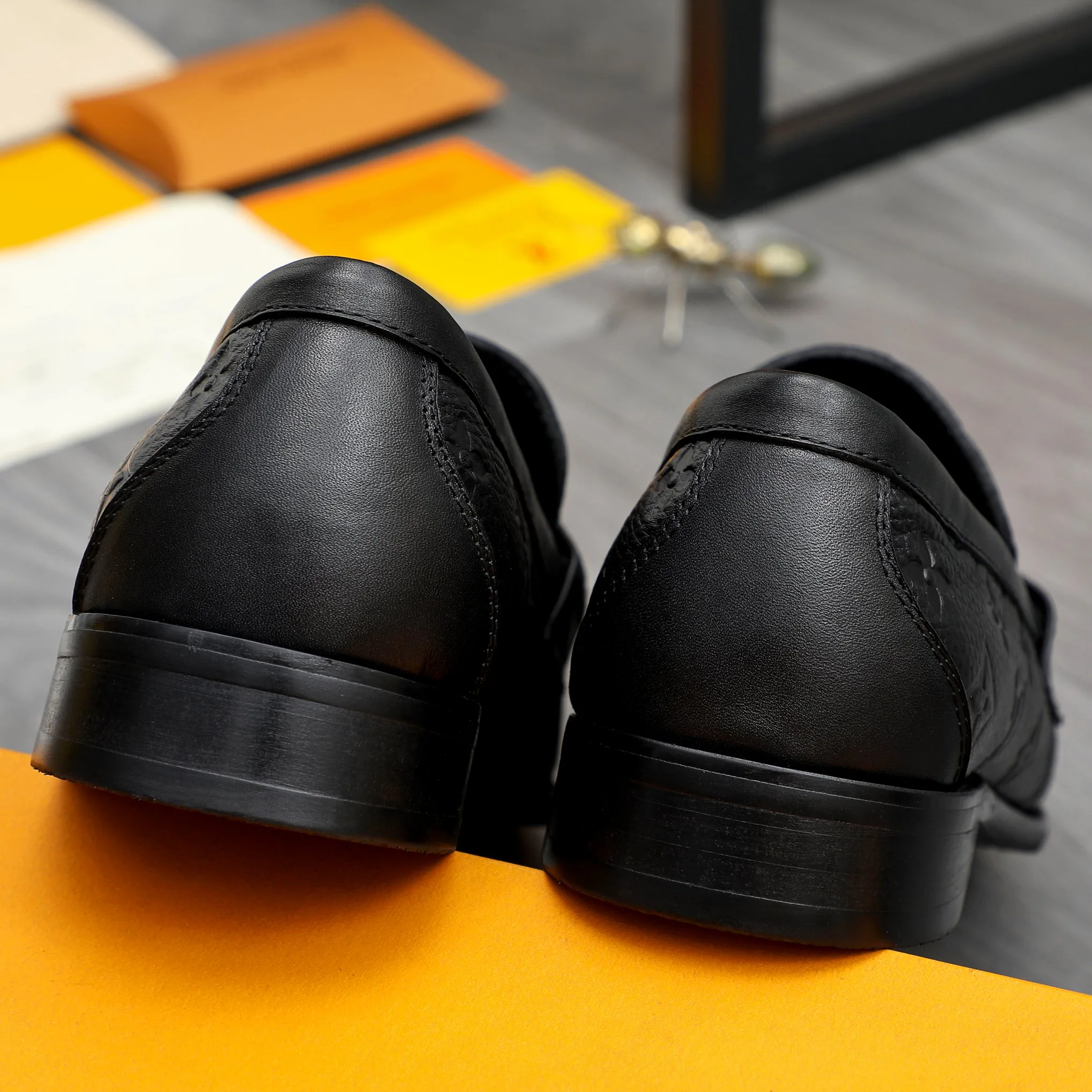 Men's Loafers And Dress Shoes LOUIS VUITTON 17812315