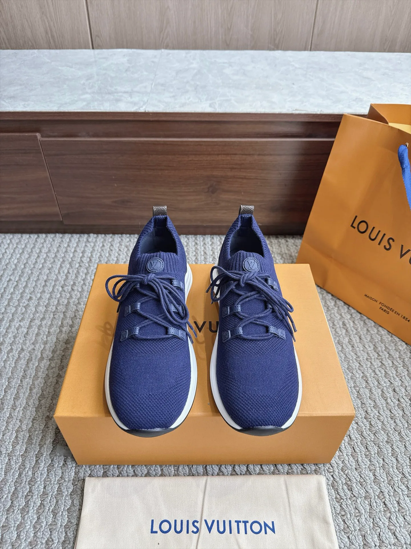 Women's Sneakers LOUIS VUITTON 18333248
