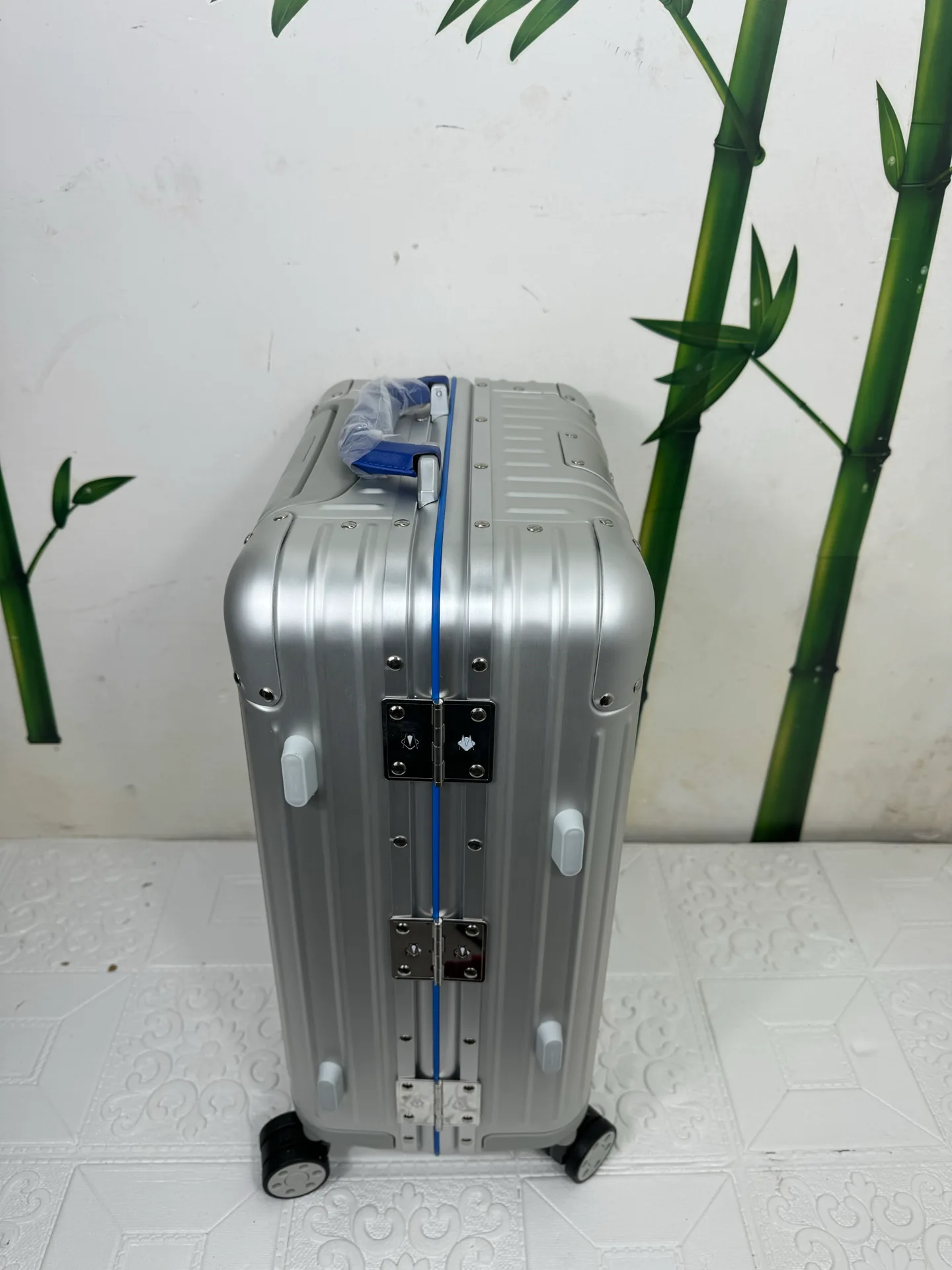 Suitcases RIMOWA 17662917