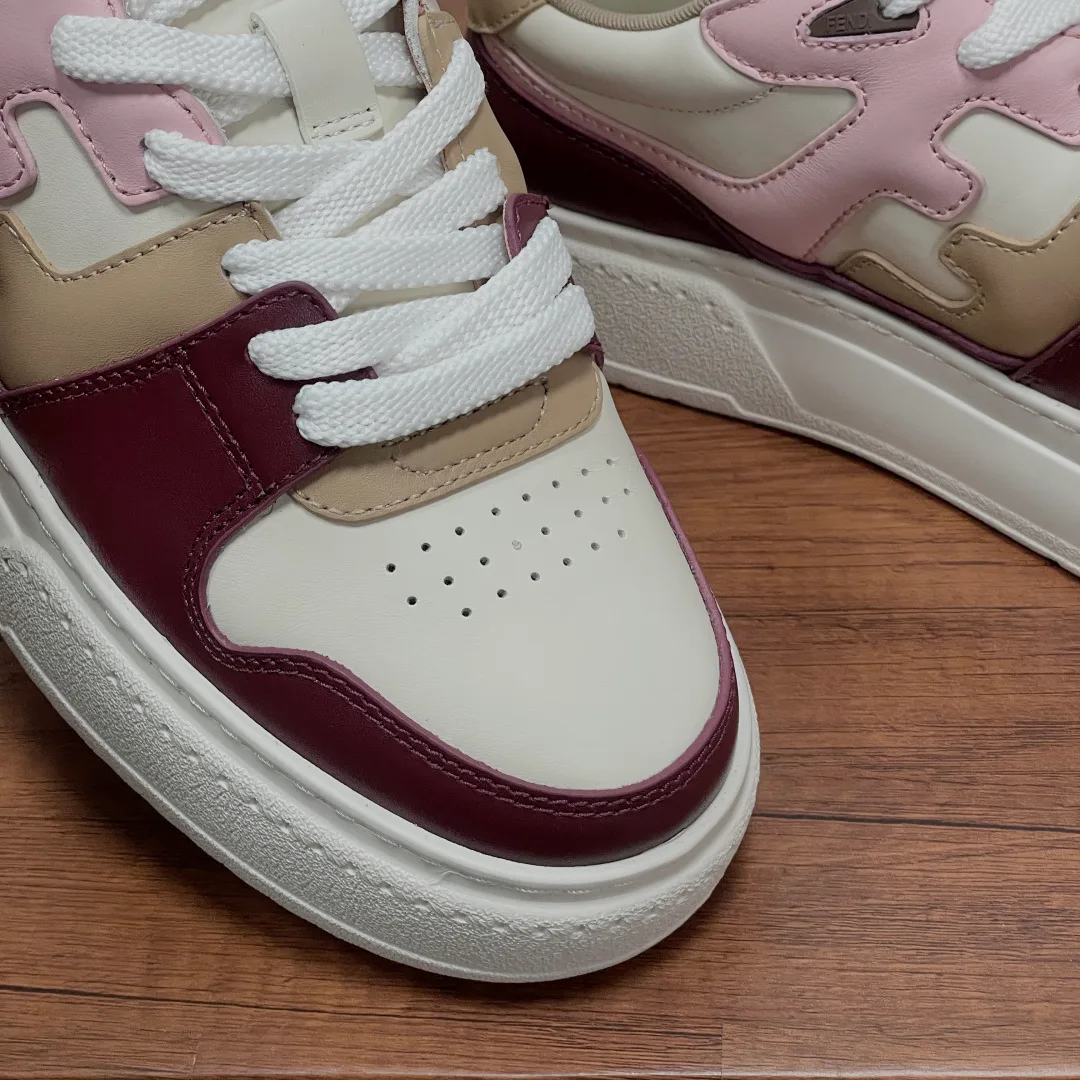 Кроссовки Женские Fendi 18626504