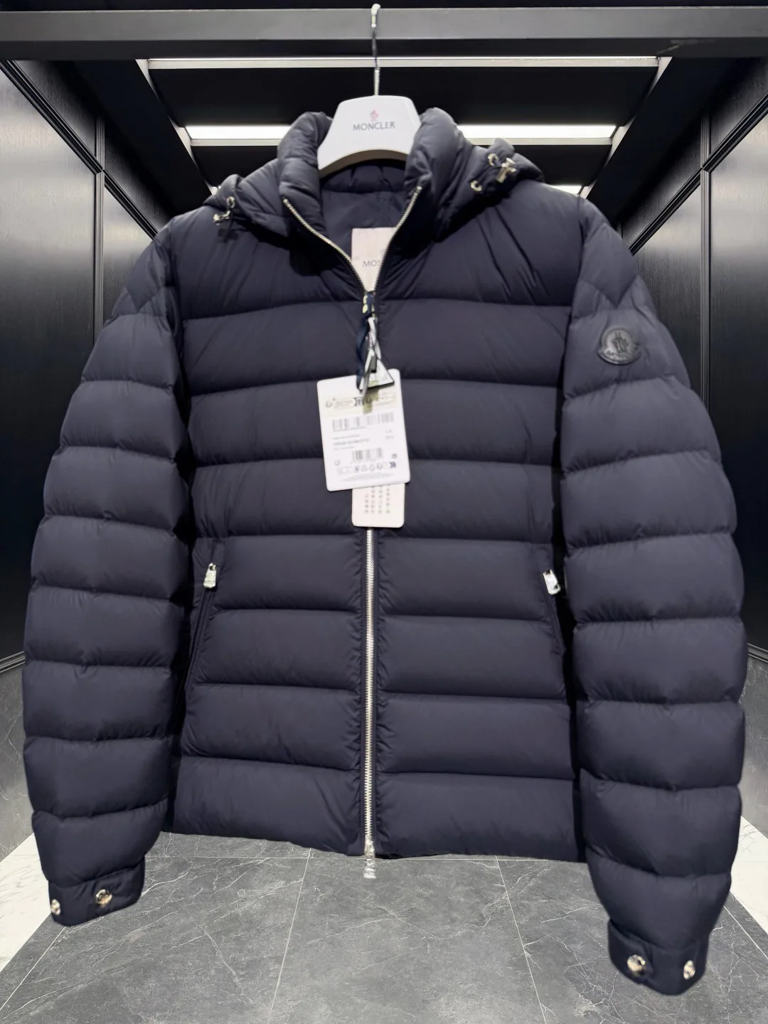 Men's Jackets And Down Jackets MONCLER 18416879