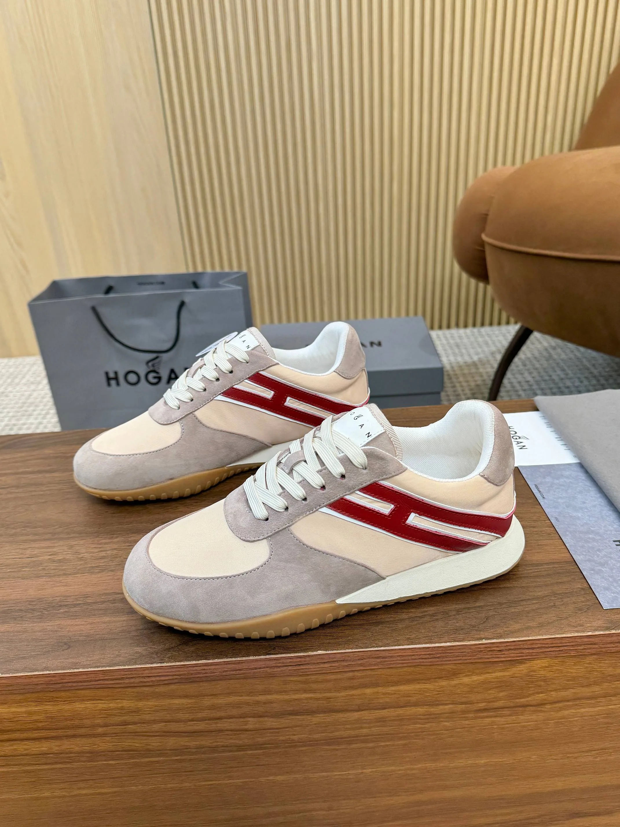 Women's Sneakers HOGAN 17182562