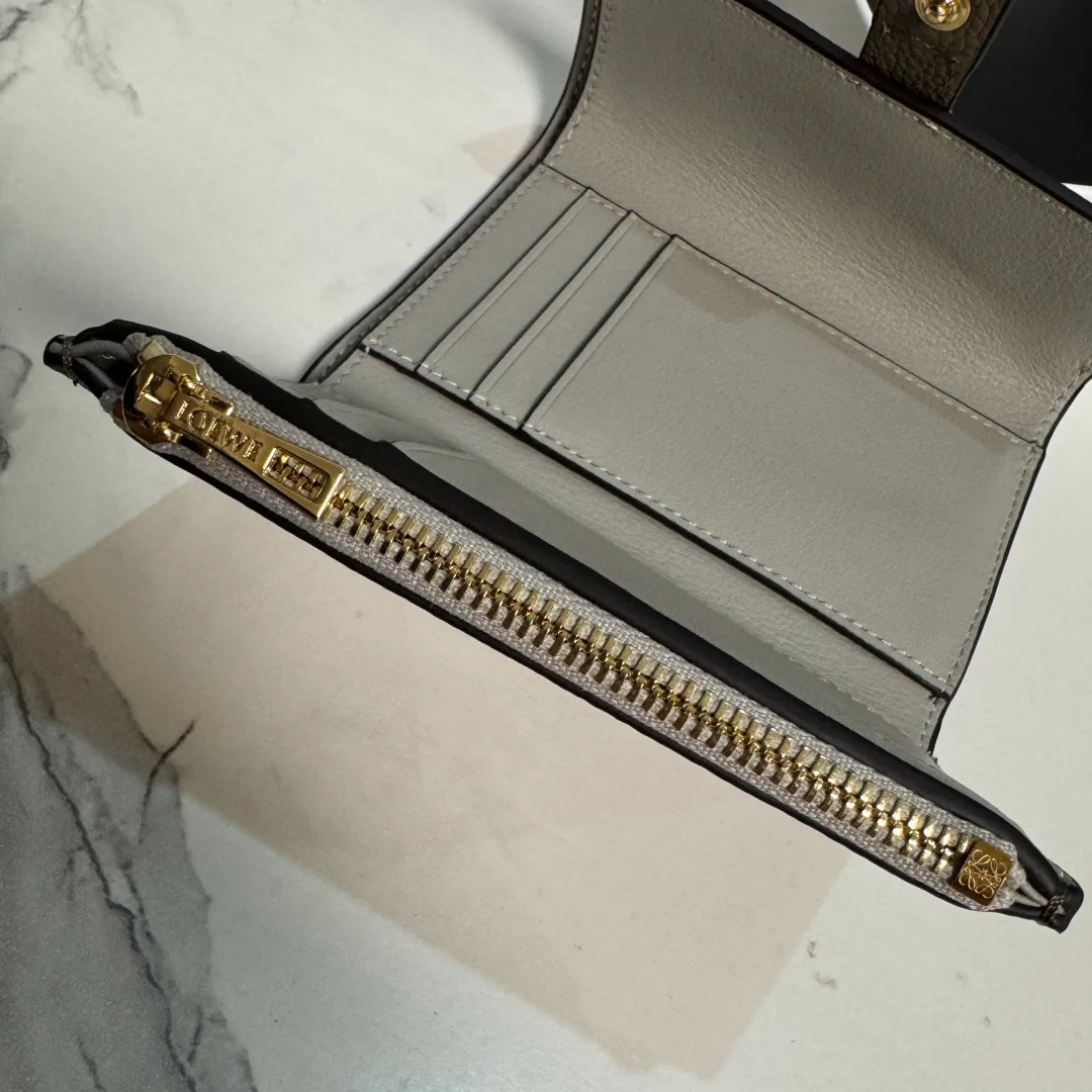 Women's Clutches LOEWE 17678706