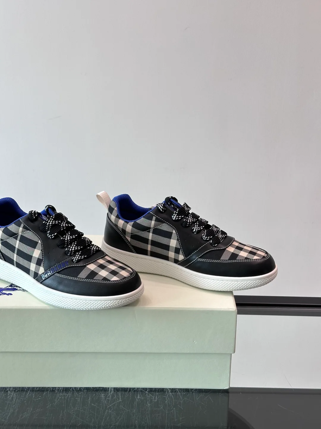Men's Sneakers BURBERRY 18449432