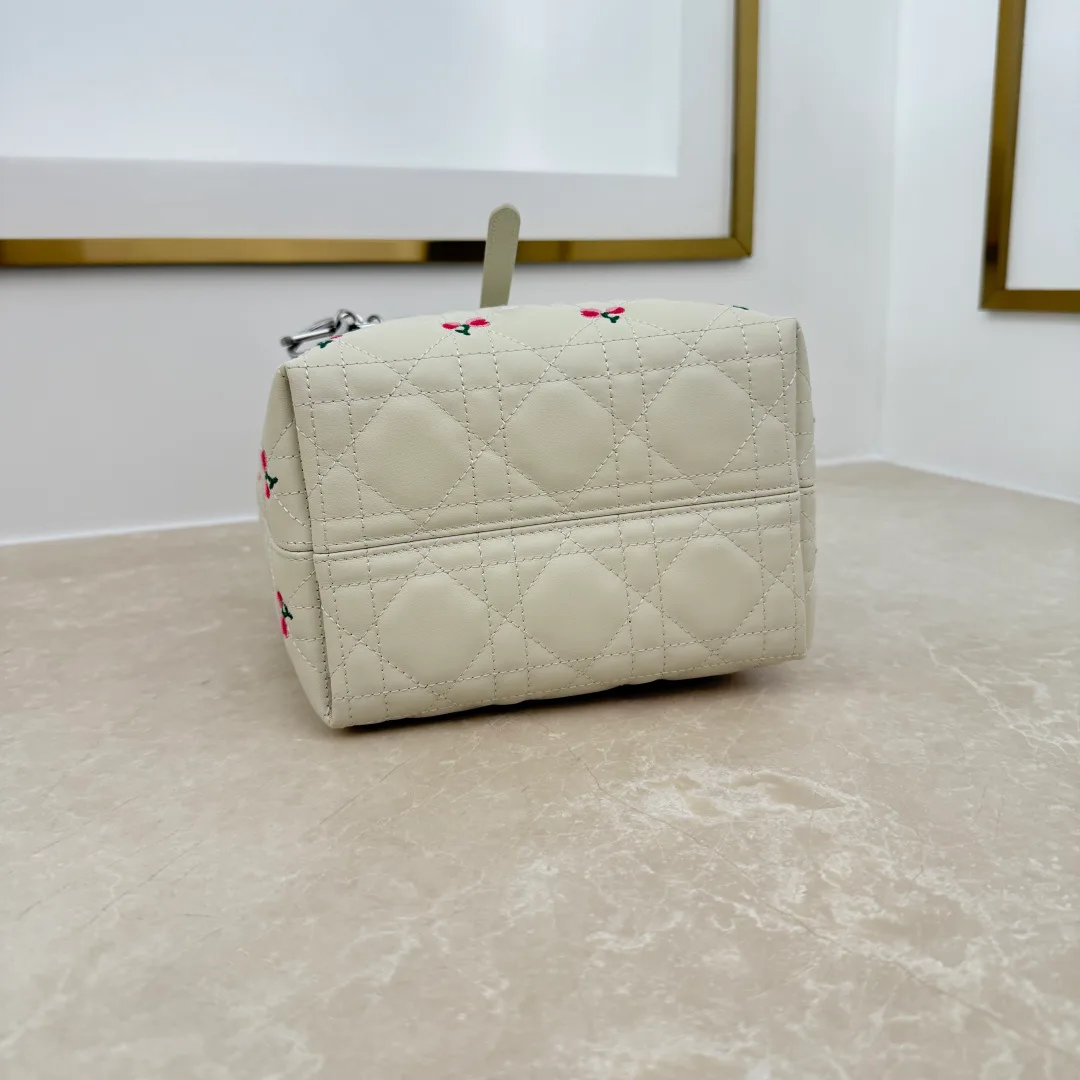 Women's Classic Handbags CHRISTIAN DIOR 17841435