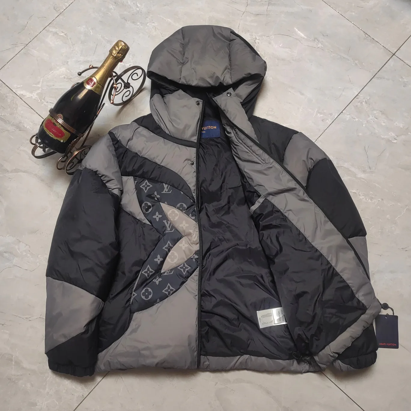 Women's Jackets And Down Jackets LOUIS VUITTON 18111460