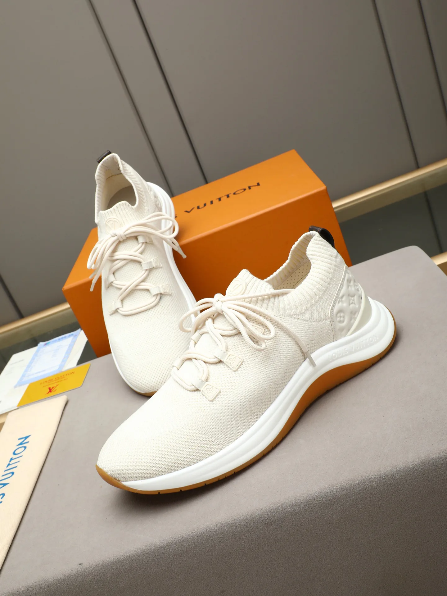 Women's Sneakers LOUIS VUITTON 17947266