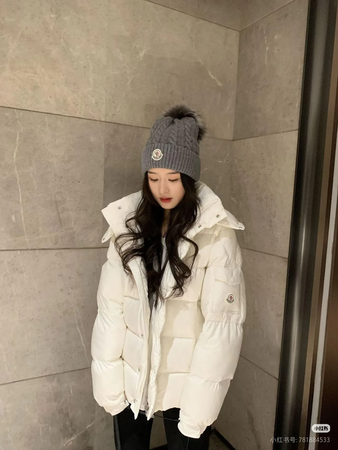 Women's Jackets And Down Jackets MONCLER 18044300