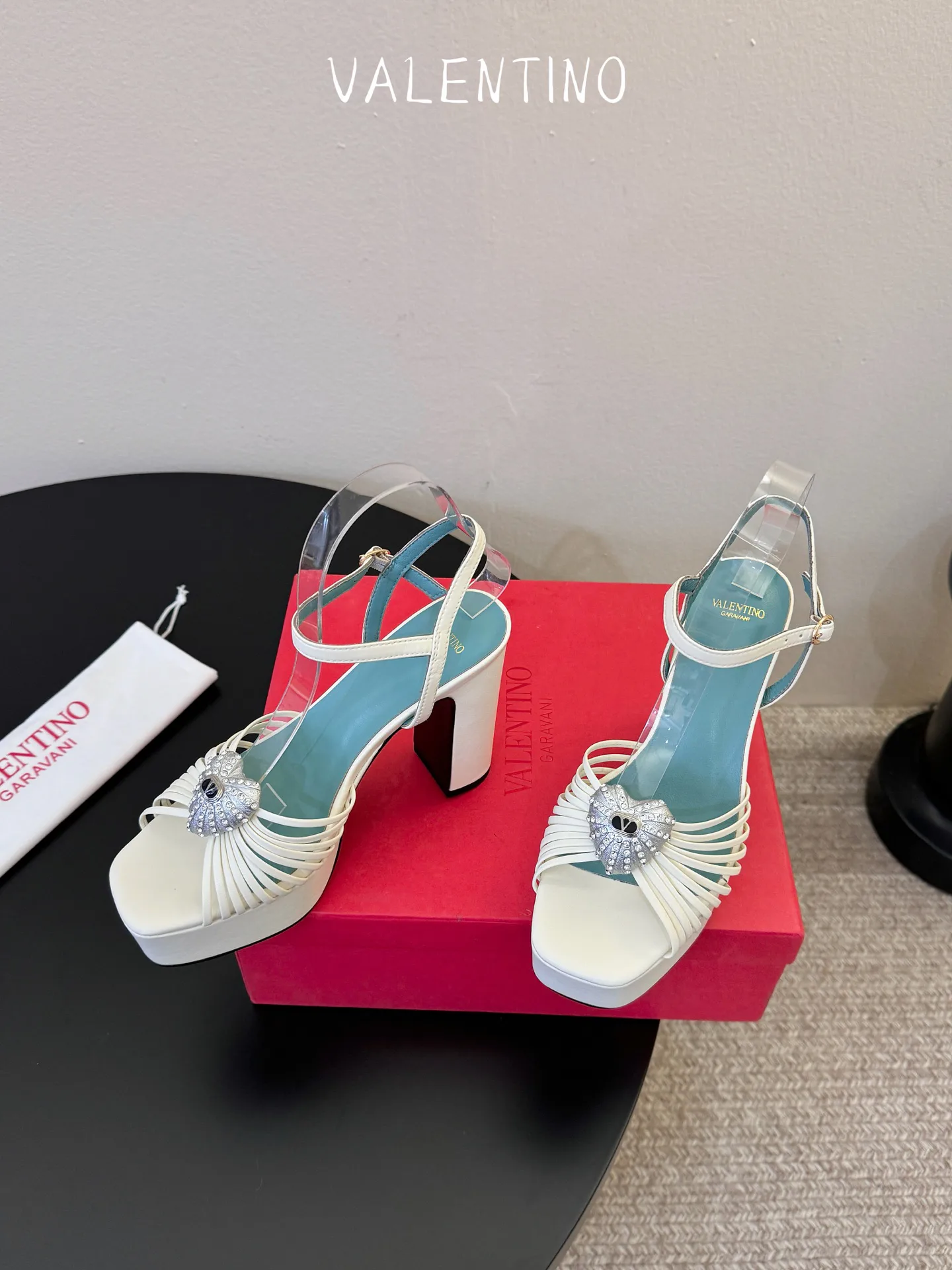 Women's Open-Toe Sandals VALENTINO 17396955