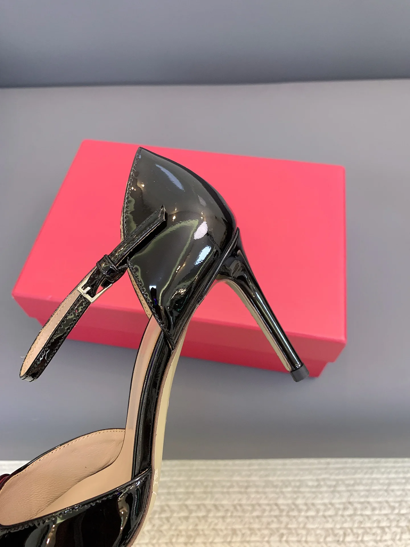 Women's Heels VALENTINO 17656640