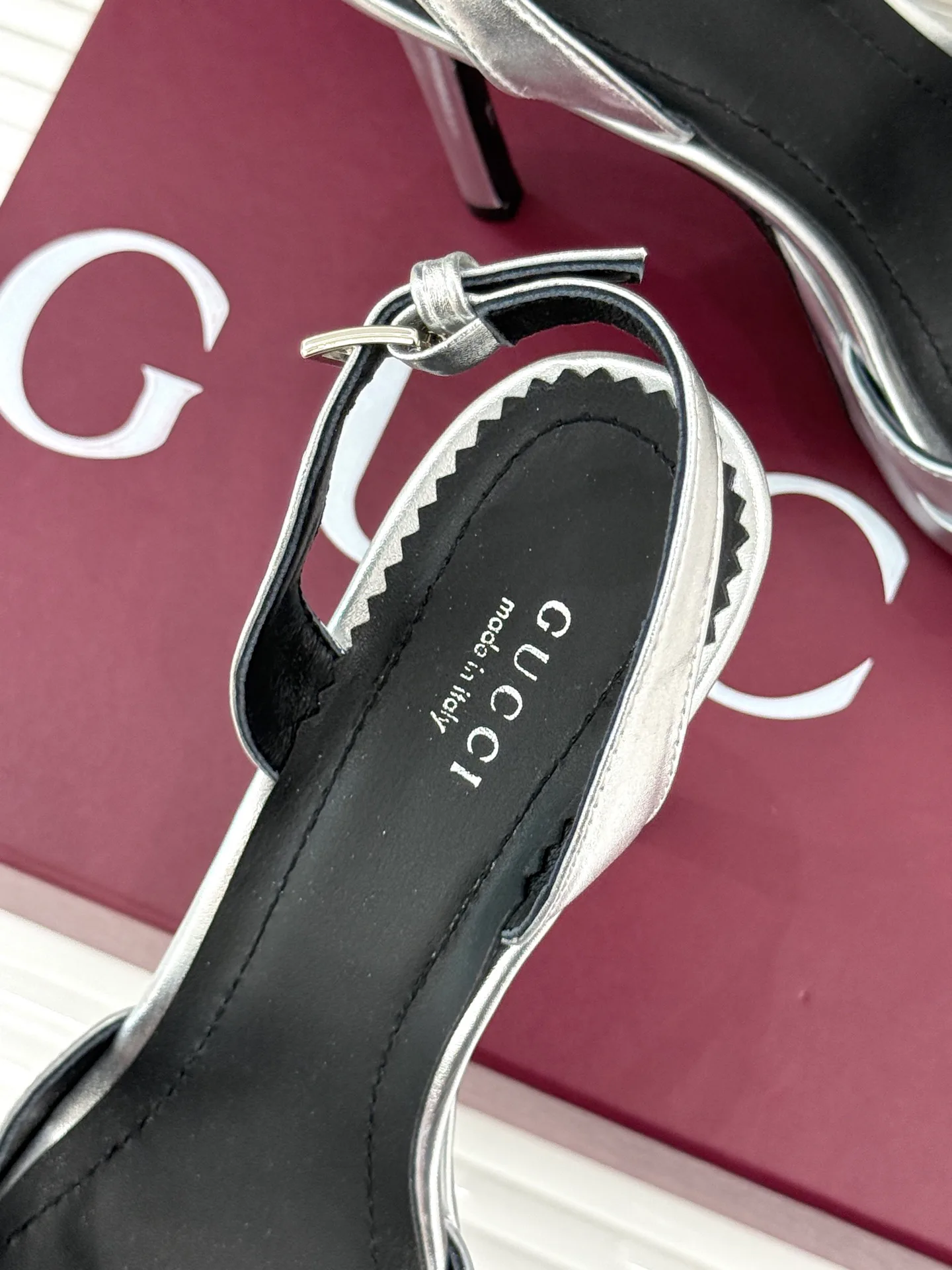 Women's Open-Toe Sandals GUCCI 17646537