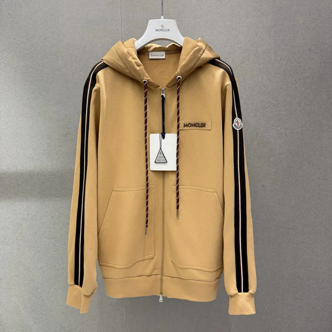 Men's Sweatshirts And Hoodies MONCLER 16959570