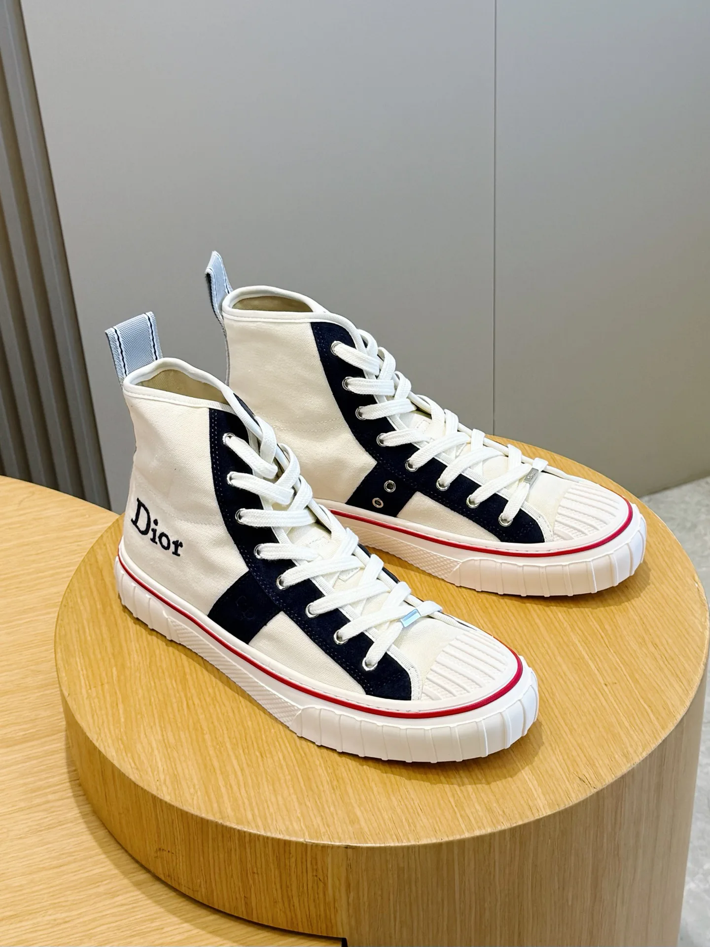 Women's Sneakers CHRISTIAN DIOR 18101573