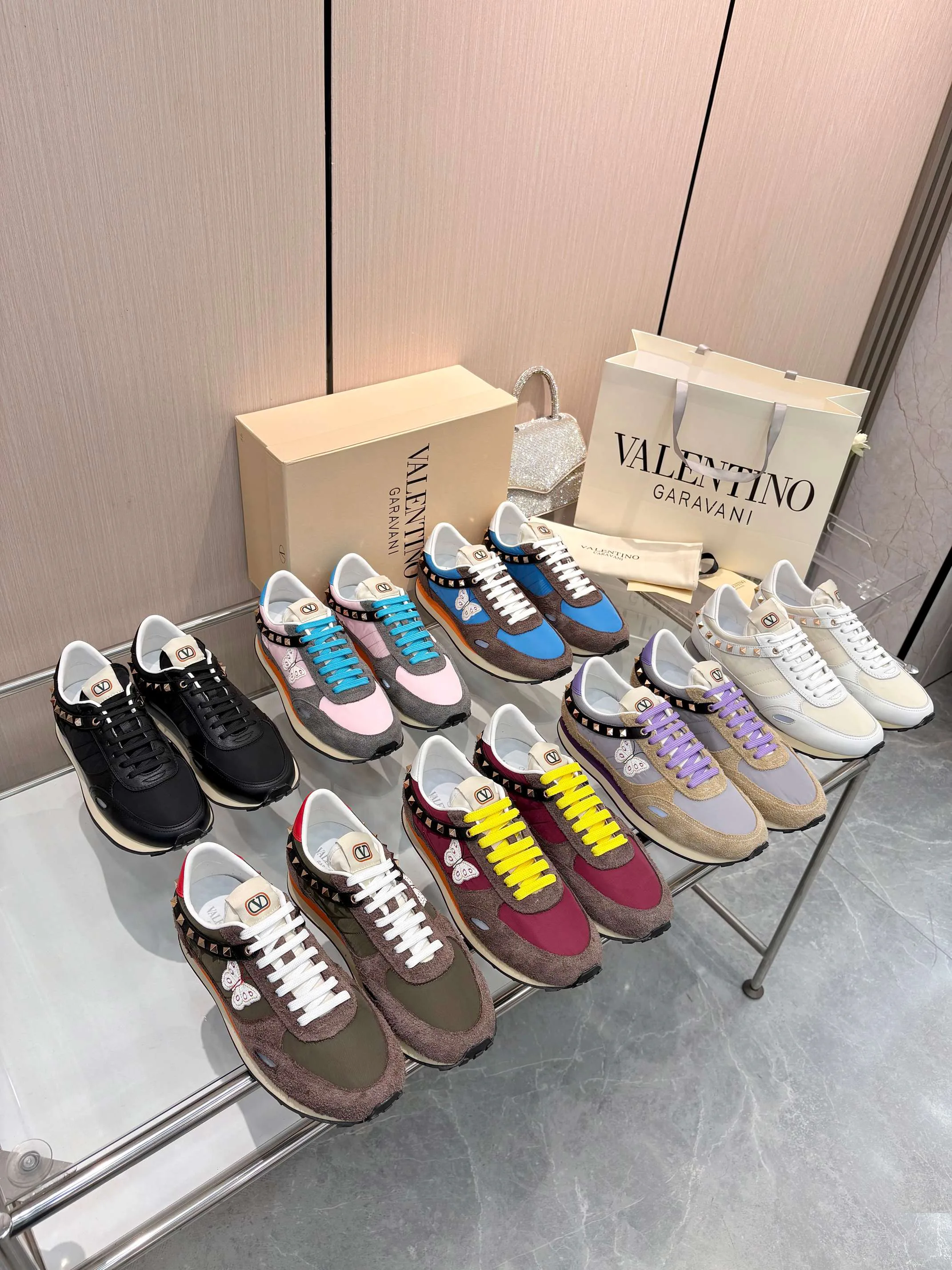 Women's Sneakers VALENTINO 17872799