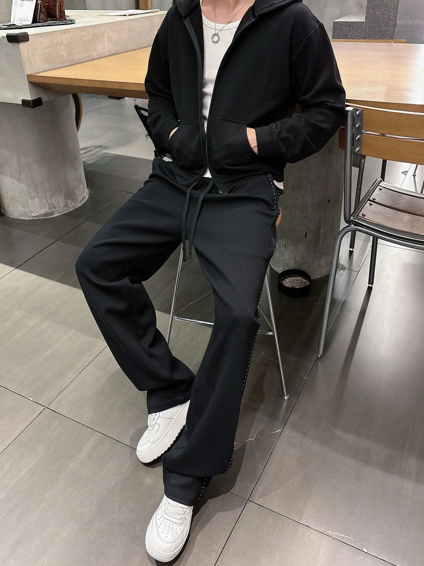 Брюки Мужские Balenciaga 18596835