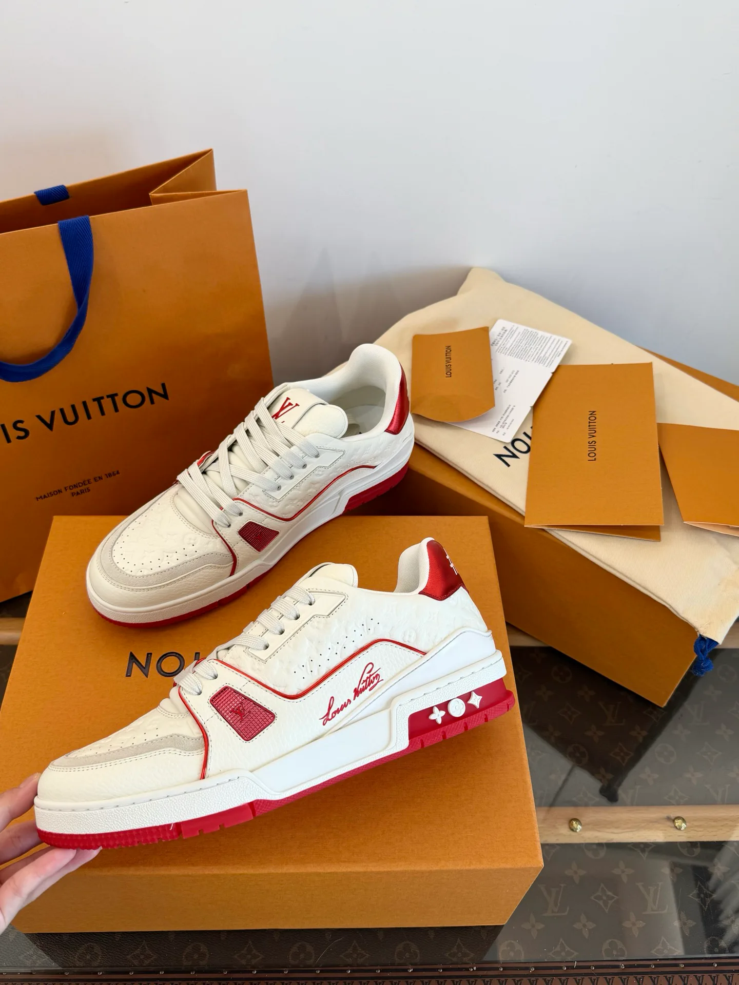 Women's Sneakers LOUIS VUITTON 18547388