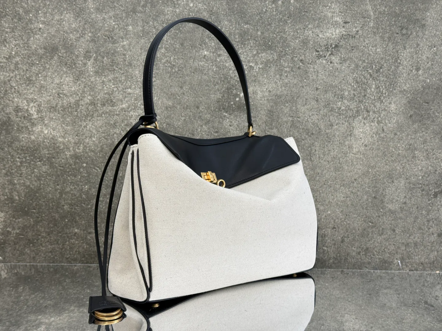 Классические Сумки Женские Balenciaga 18608571