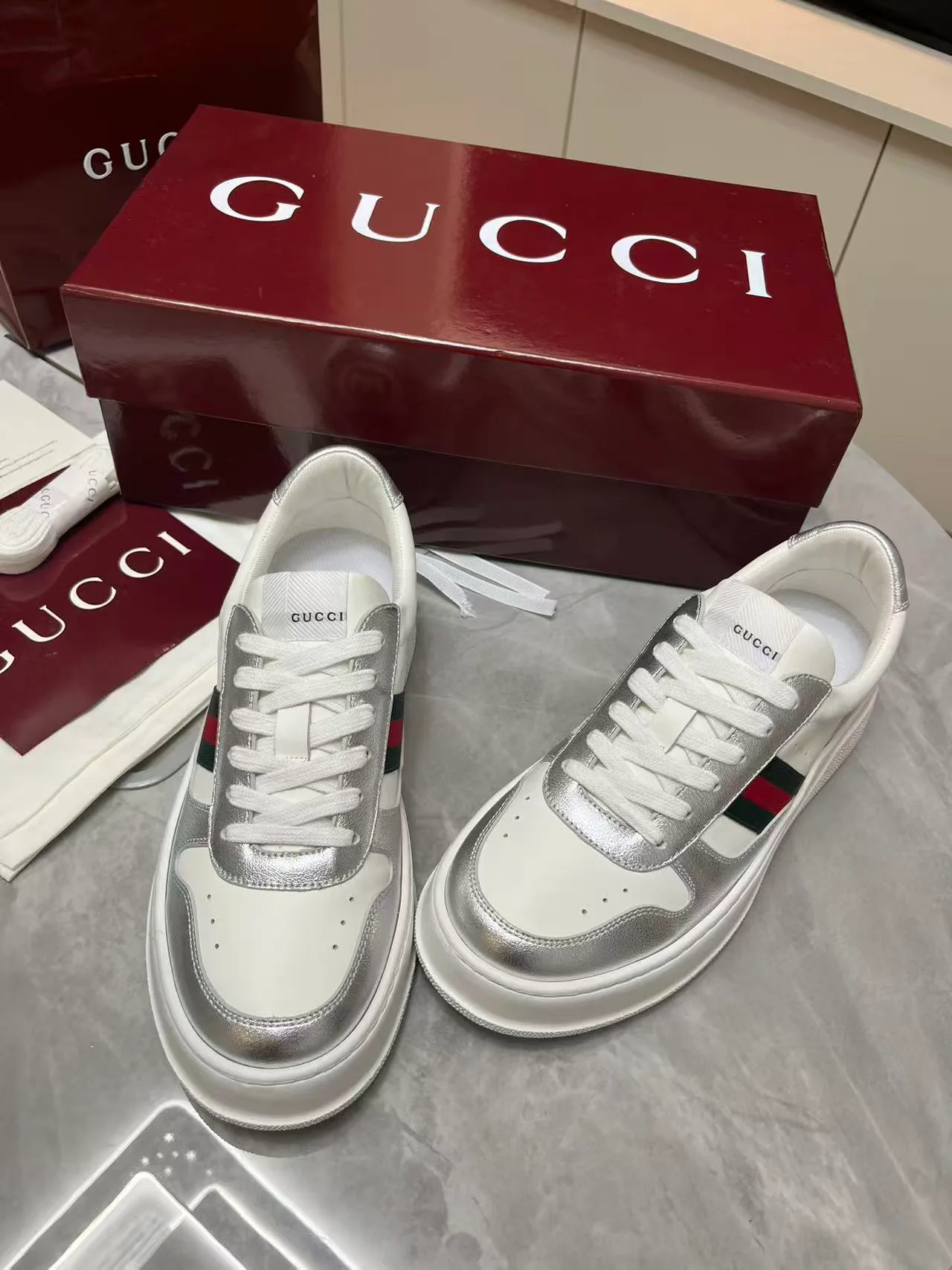 Women's Sneakers GUCCI 17620412