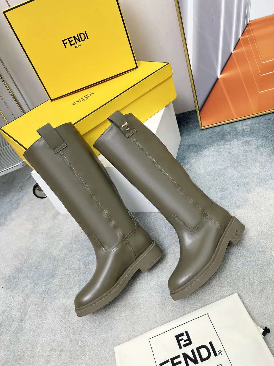Women's Boots FENDI 18104309