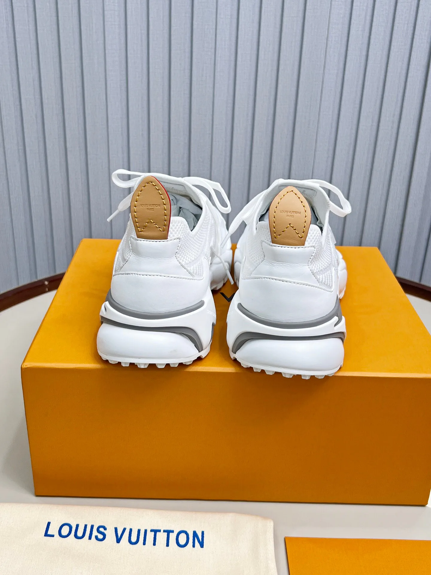 Men's Sneakers LOUIS VUITTON 17189965