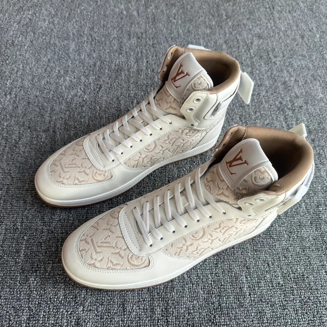 Men's Sneakers LOUIS VUITTON 18394311