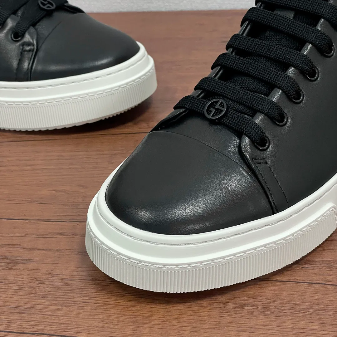 Кроссовки Мужские Armani 18597357