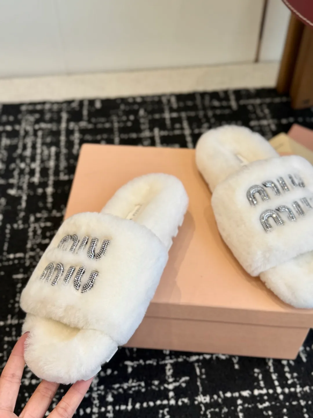 Women's Slippers MIU MIU 18139572