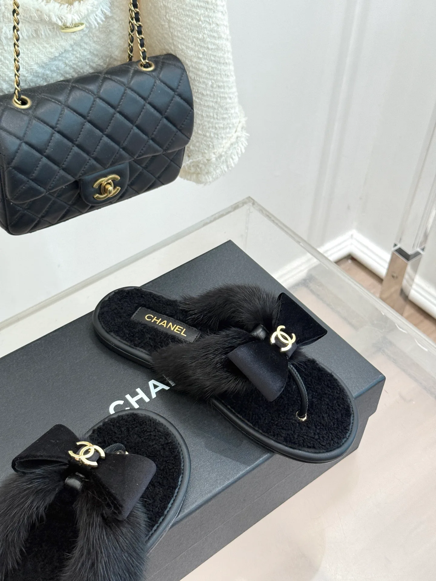 Women's Flip-Flops CHANEL 17827552