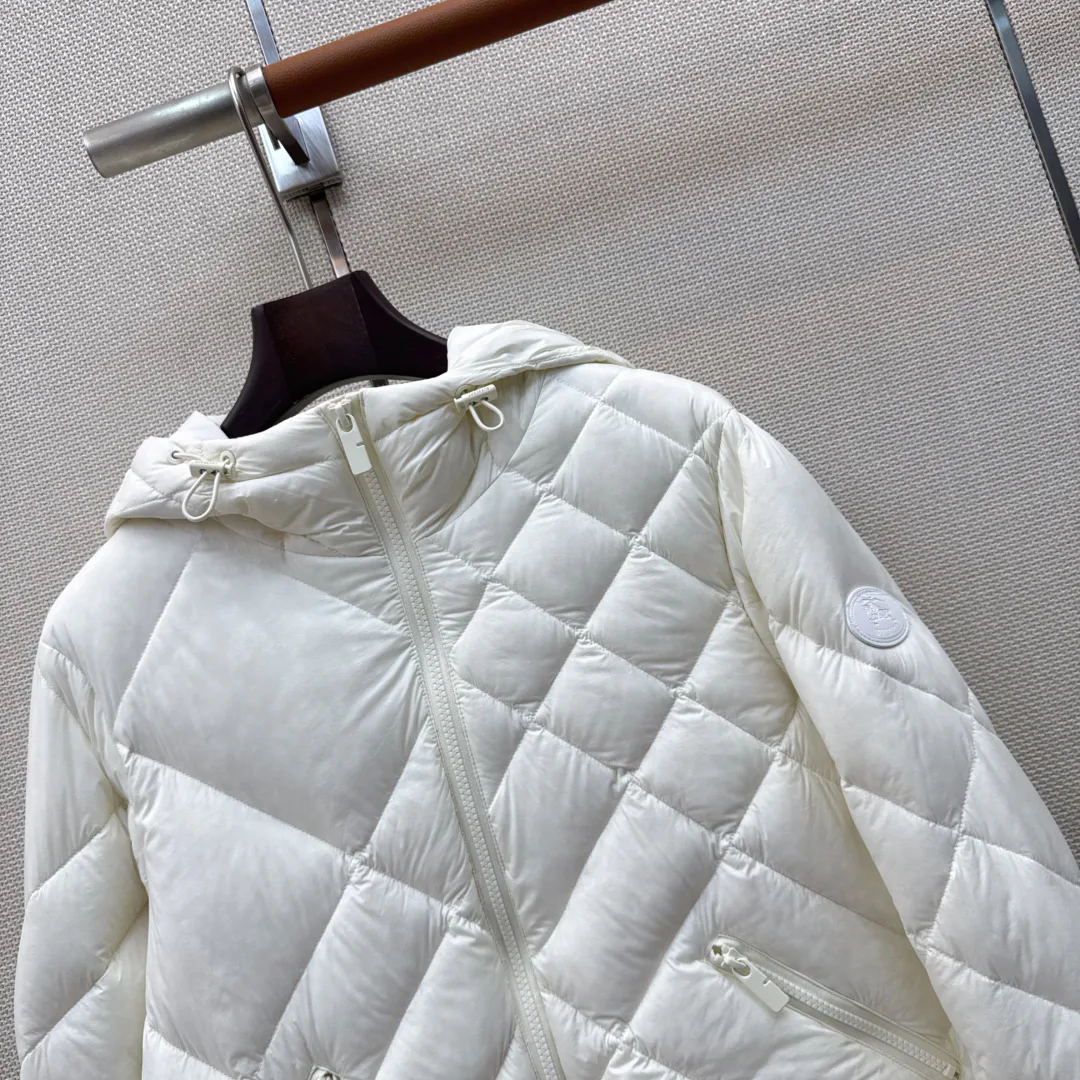 Women's Jackets And Down Jackets BURBERRY 18108276